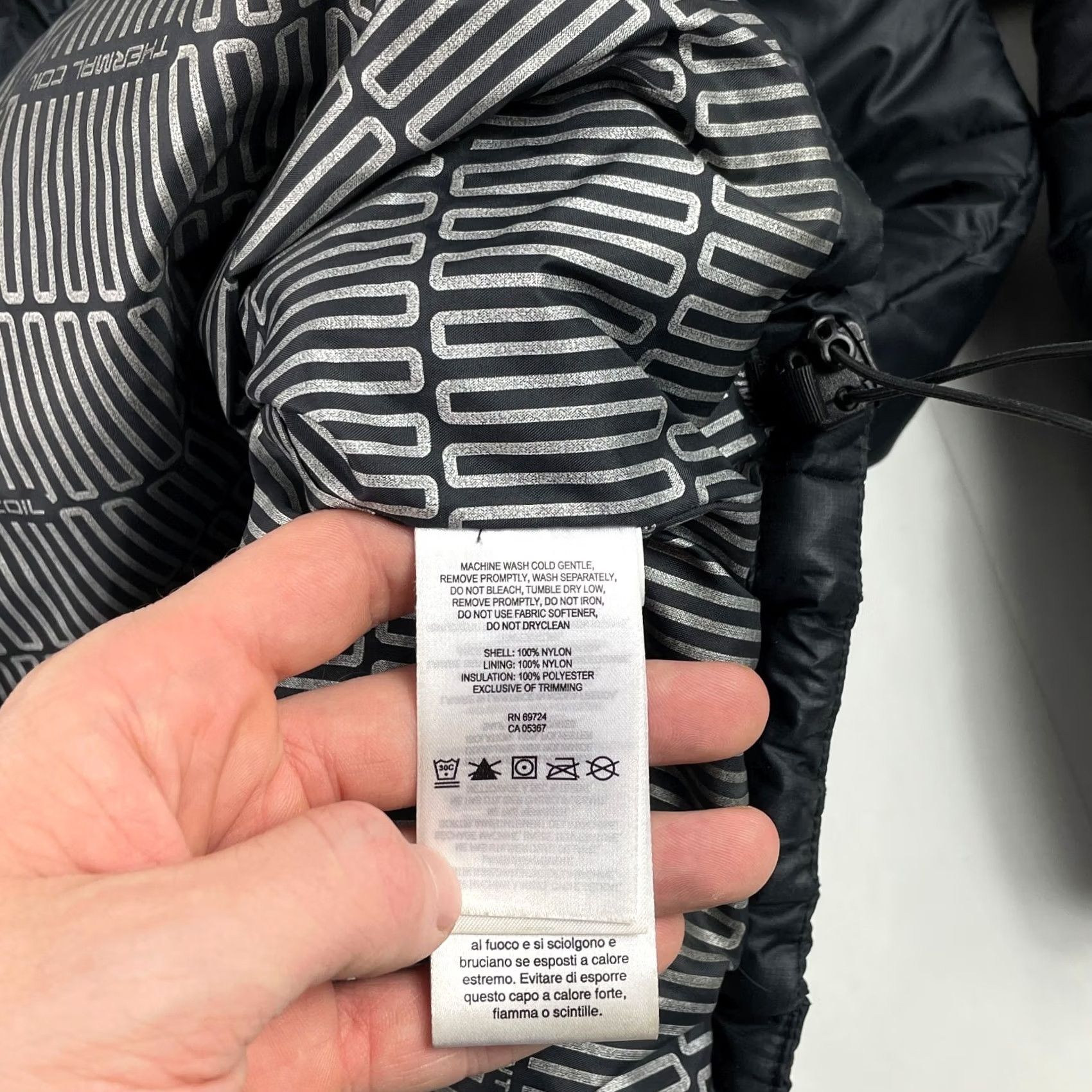 Vintage Columbia Jacket Mens 2XL XXL Black Thermal Puffer Coat Wind-Resistant Outdoor Hiking Skiing Winter Size US XXL / EU 58 / 5 - 7 Thumbnail
