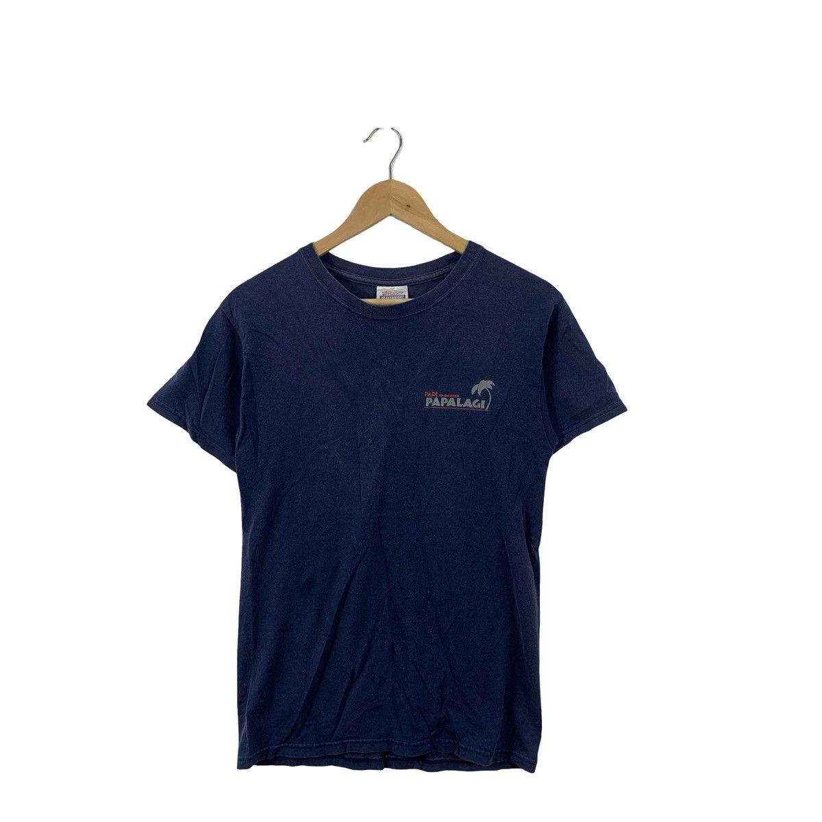 Vintage Vintage Papalagi Logo T-Shirt – Minimal Chest Print Dolphin Size US S / EU 44-46 / 1 - 5 Thumbnail