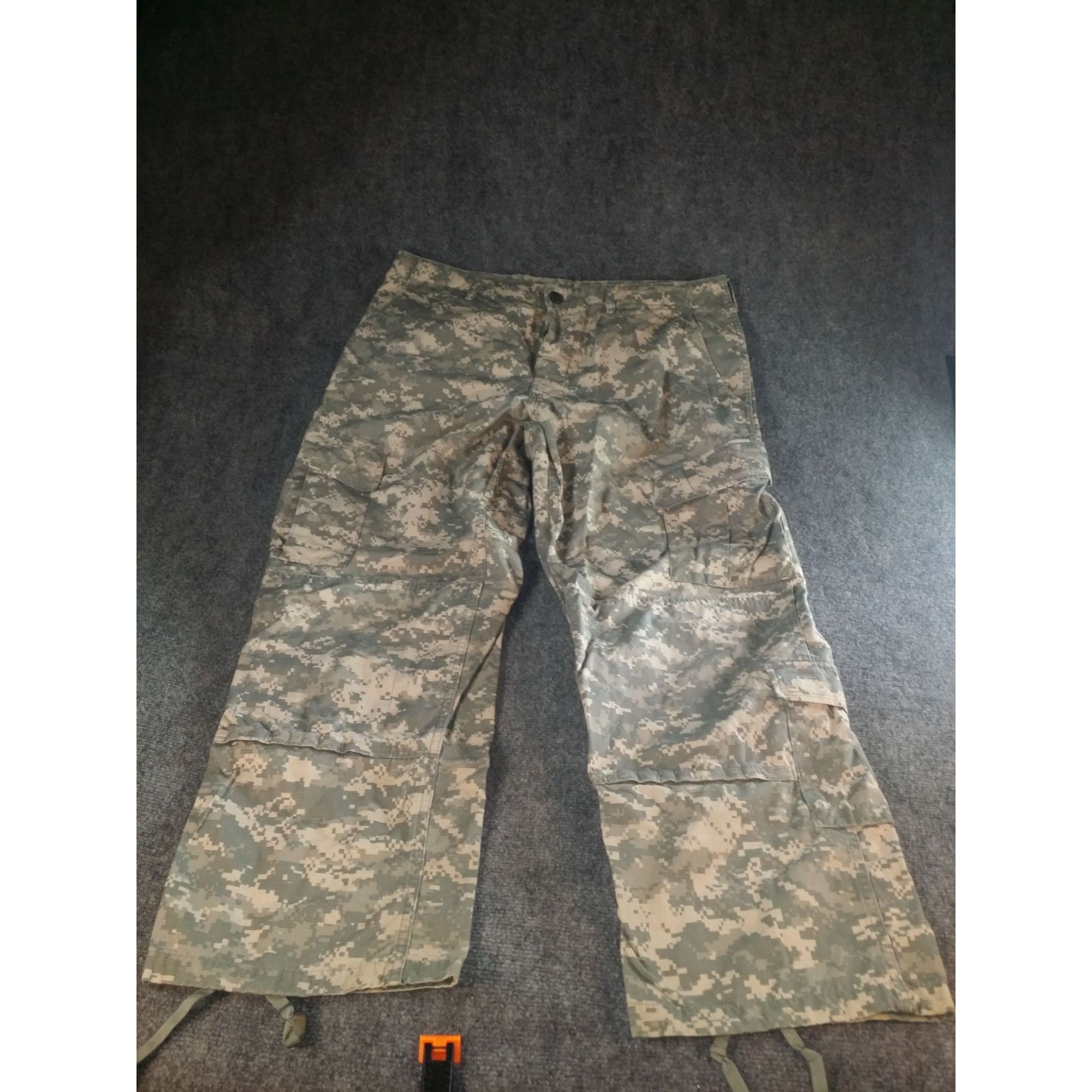 Other USGI US Military Army Combat Uniform Button Fly Pants Size L Size US 38 / EU 54 - 1 Thumbnail