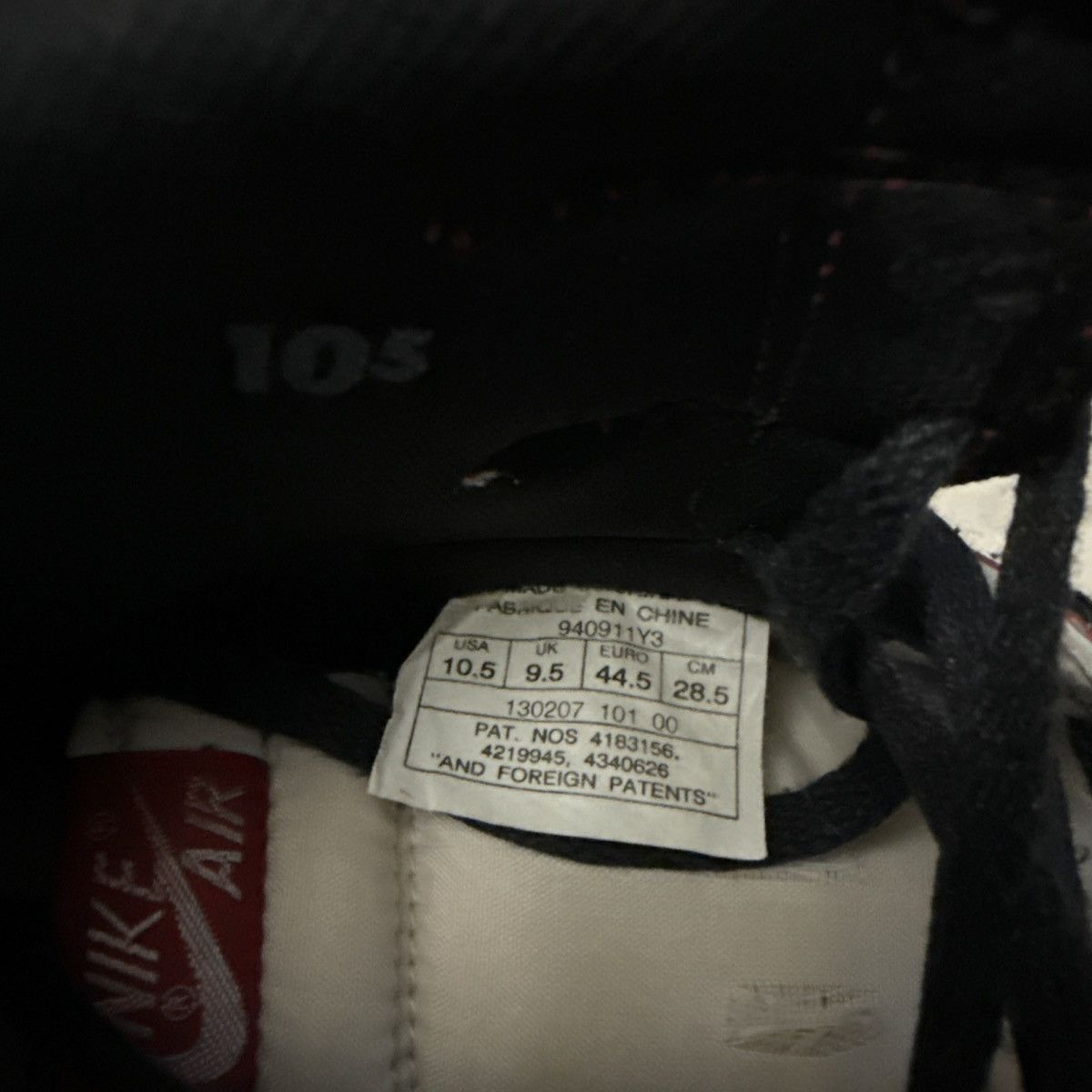 Jordan Brand Jordan 1 Retro Chicago 1994 10.5 Size US 10.5 / EU 43-44 - 12 Thumbnail
