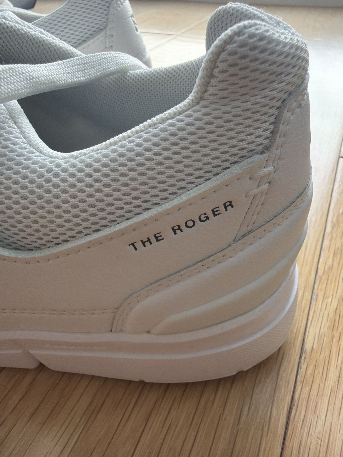 On ON The Roger Size US 9.5 / EU 42-43 - 6 Thumbnail