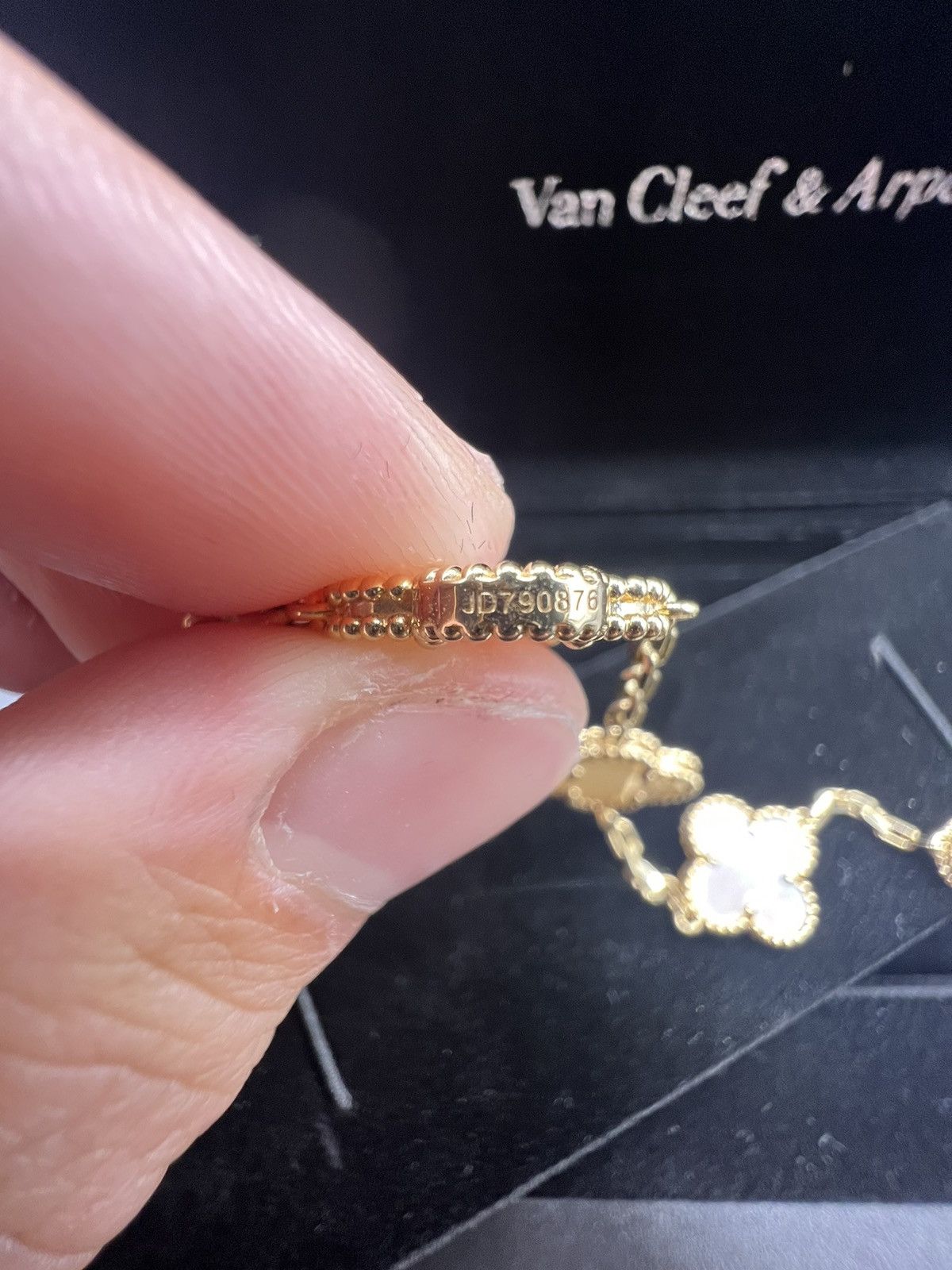 Van Cleef & Arpels Vintage Alhambra Mother of Pearl 18K 5 Motif bracelet Size ONE SIZE - 5 Thumbnail