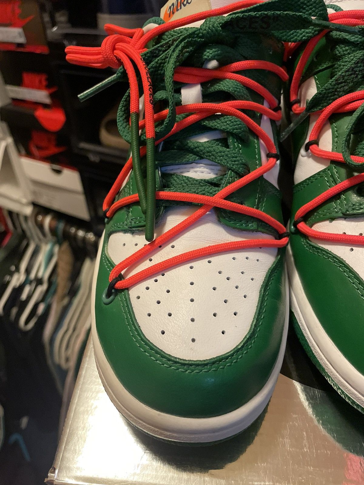 Nike × Off-White Nike Dunk Low Off-White Pine Green Size US 7 / EU 40 - 2 Thumbnail