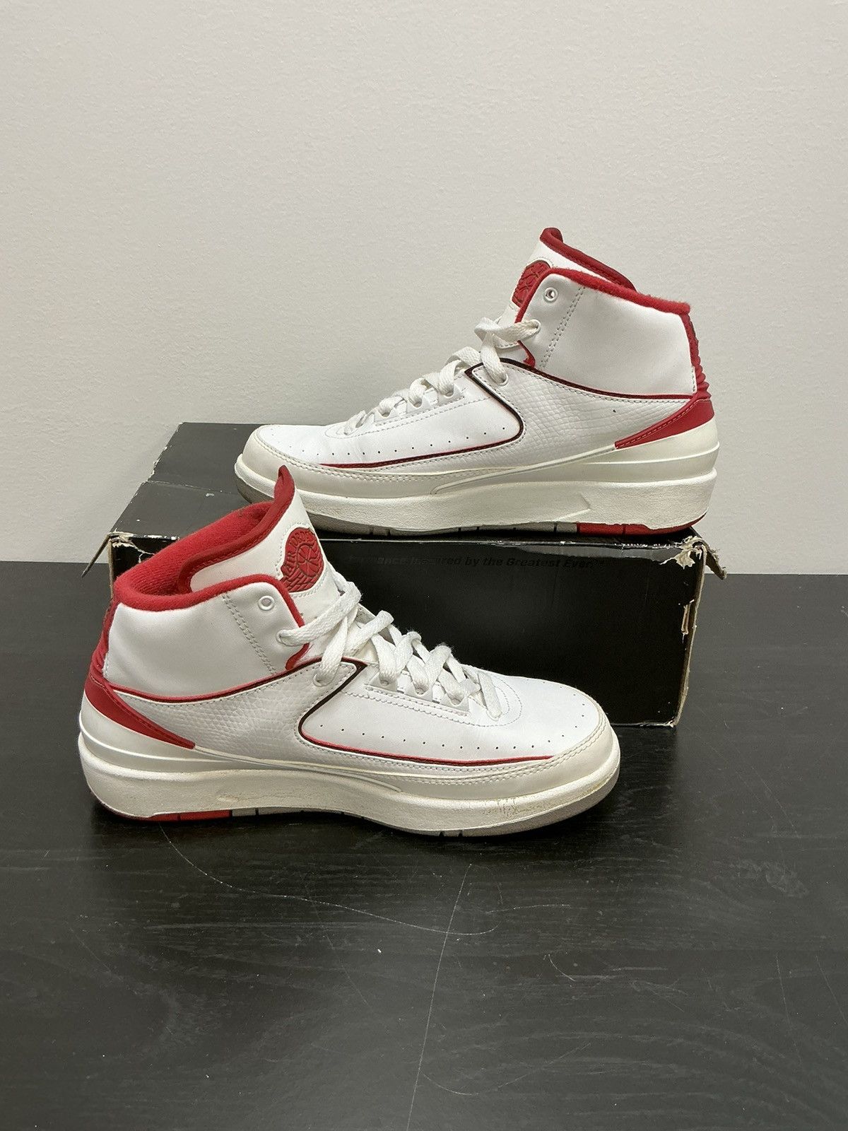 Jordan Brand Jordan 2 white red 2014 (GS) Size US 7 / EU 40 - 2 Thumbnail