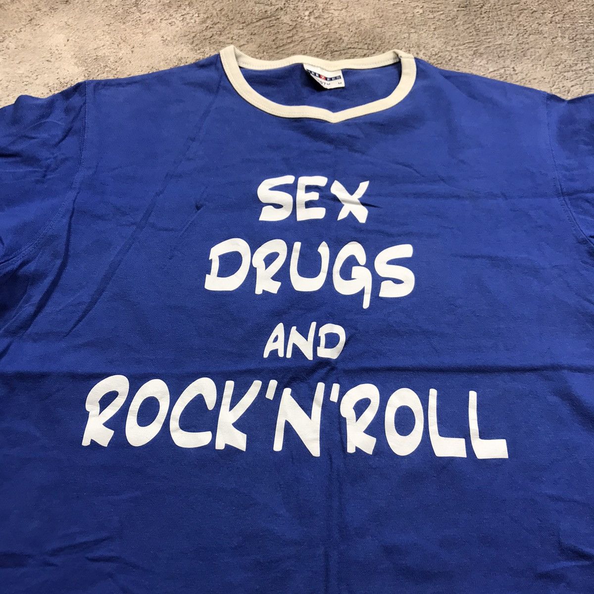 Vintage Vintage 90s Graphic Tee Sex Drugs Rock and Roll Punk Baggy M Size US M / EU 48-50 / 2 - 3 Thumbnail