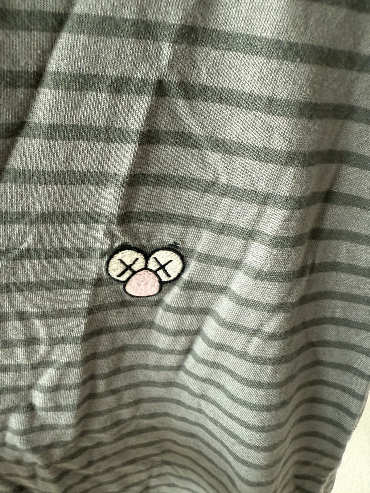 Kaws × Uniqlo Striped Logo T-Shirt Size US L / EU 52-54 / 3 - 5 Thumbnail
