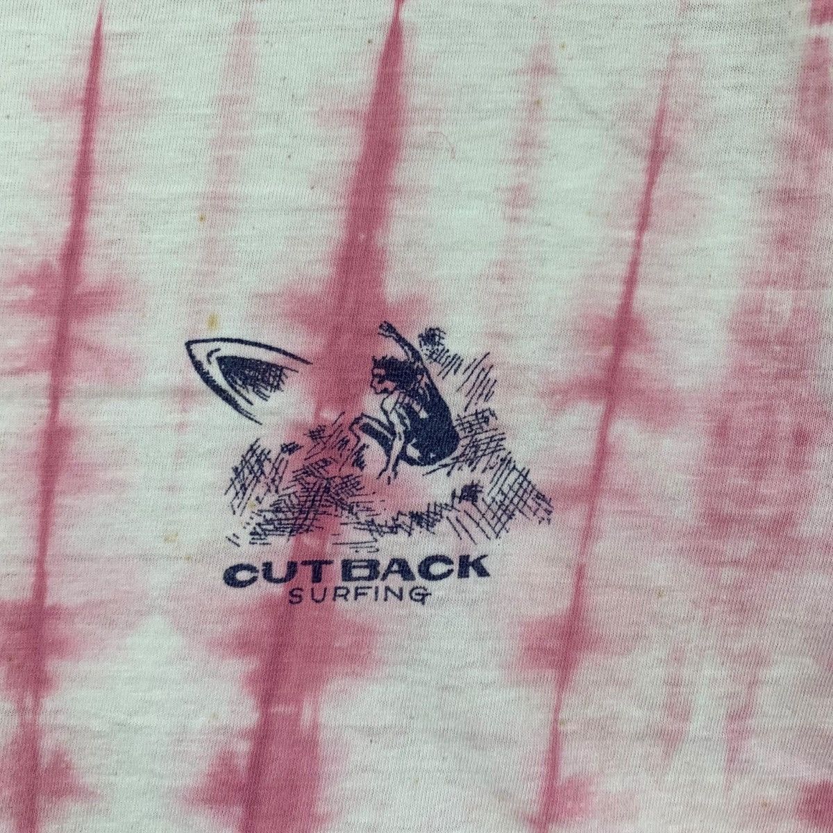 Vintage Vintage 90s CUTBACK SURFING Surfboy Tie-Dye Back Hit Tshirt Size US M / EU 48-50 / 2 - 3 Thumbnail