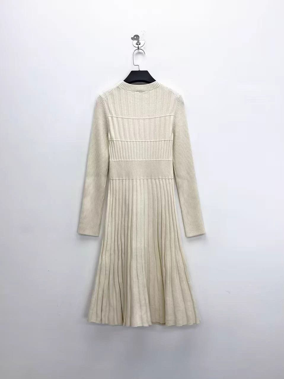 Chanel Chanel Cream CC Logo Long Fishtail Wool Knit Dress Size XS / US 0-2 / IT 36-38 - 2 Thumbnail