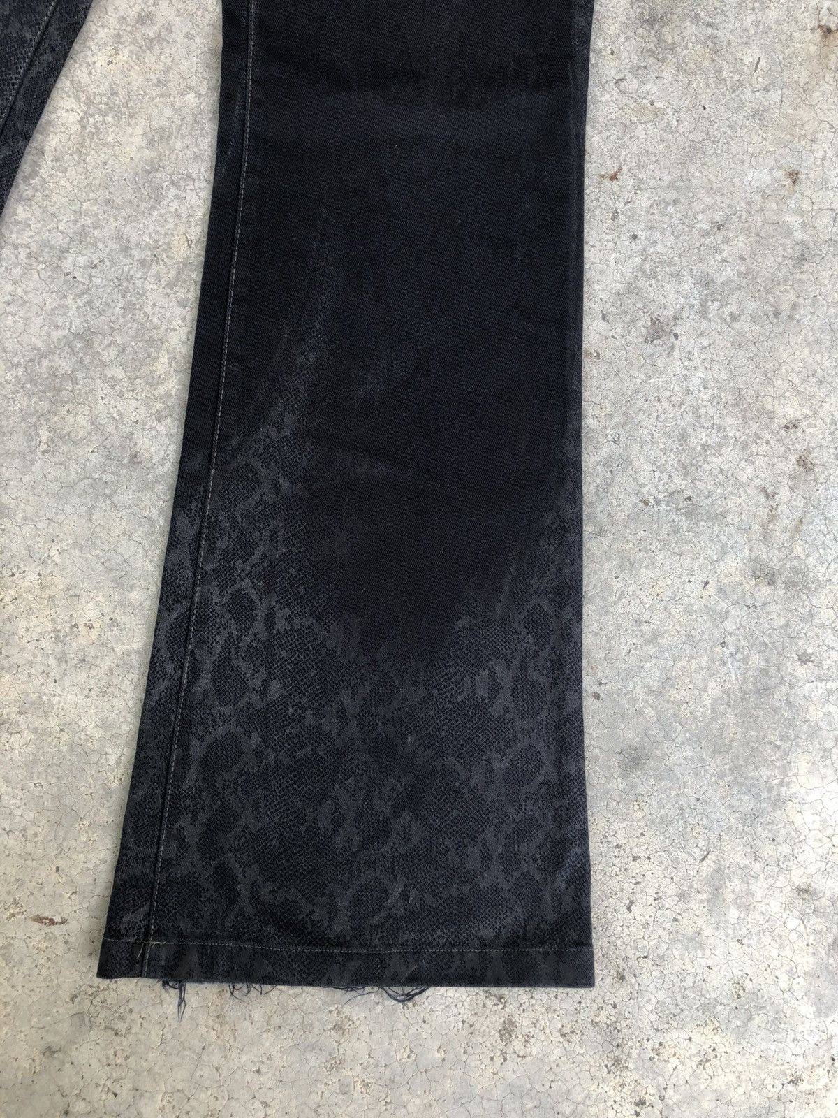 Tornado Mart Tornado Mart Flared Jeans Snake Skin Wax Jeans Size US 29 - 7 Thumbnail