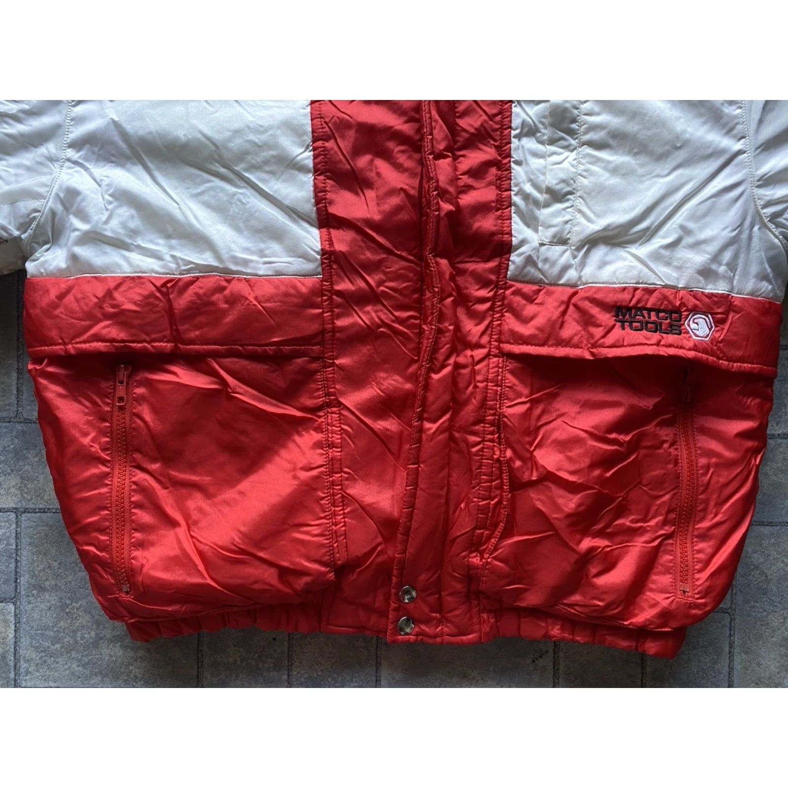 Vintage VINTAGE MVP COR INC.BAY SHORE N.Y. USA JACKET MEN L Red Black White Nylon Polyester Coat Winter MVP MATCO TOOLS Insulated VTG Size US L / EU 52-54 / 3 - 3 Thumbnail