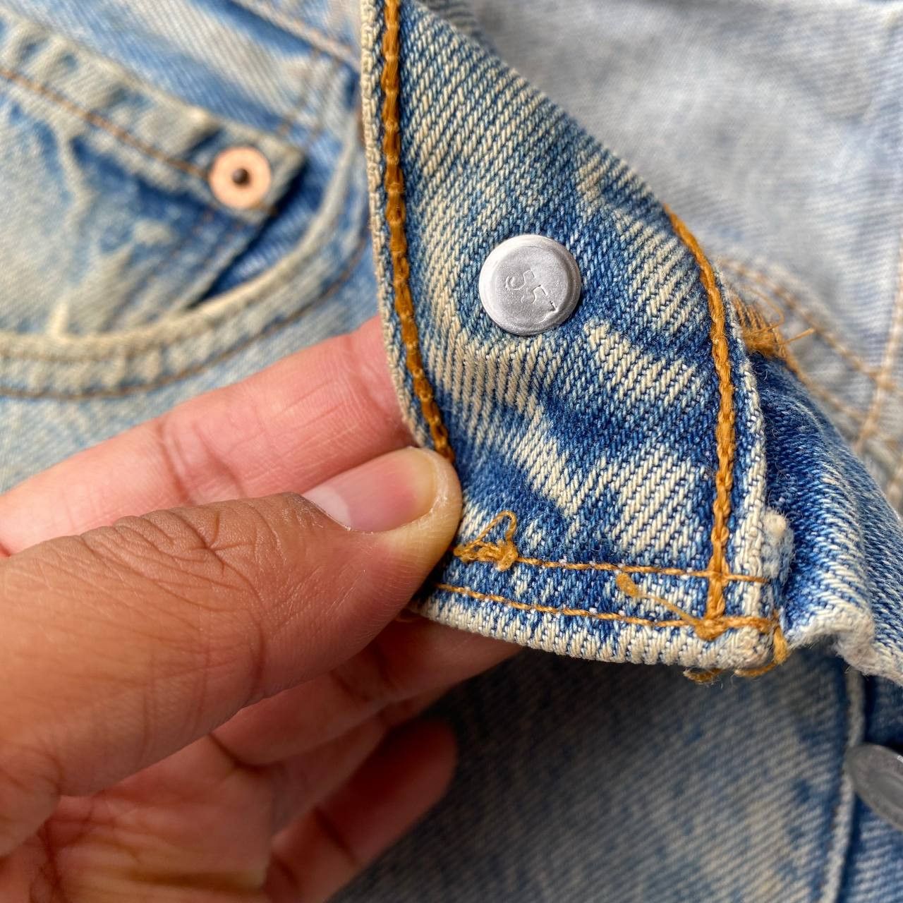 Levi's Vintage Clothing VINTAGE 00S LEVIS 501 DISTRESSED DENIM W32X29"(J09-03) Size US 32 / EU 48 - 13 Thumbnail