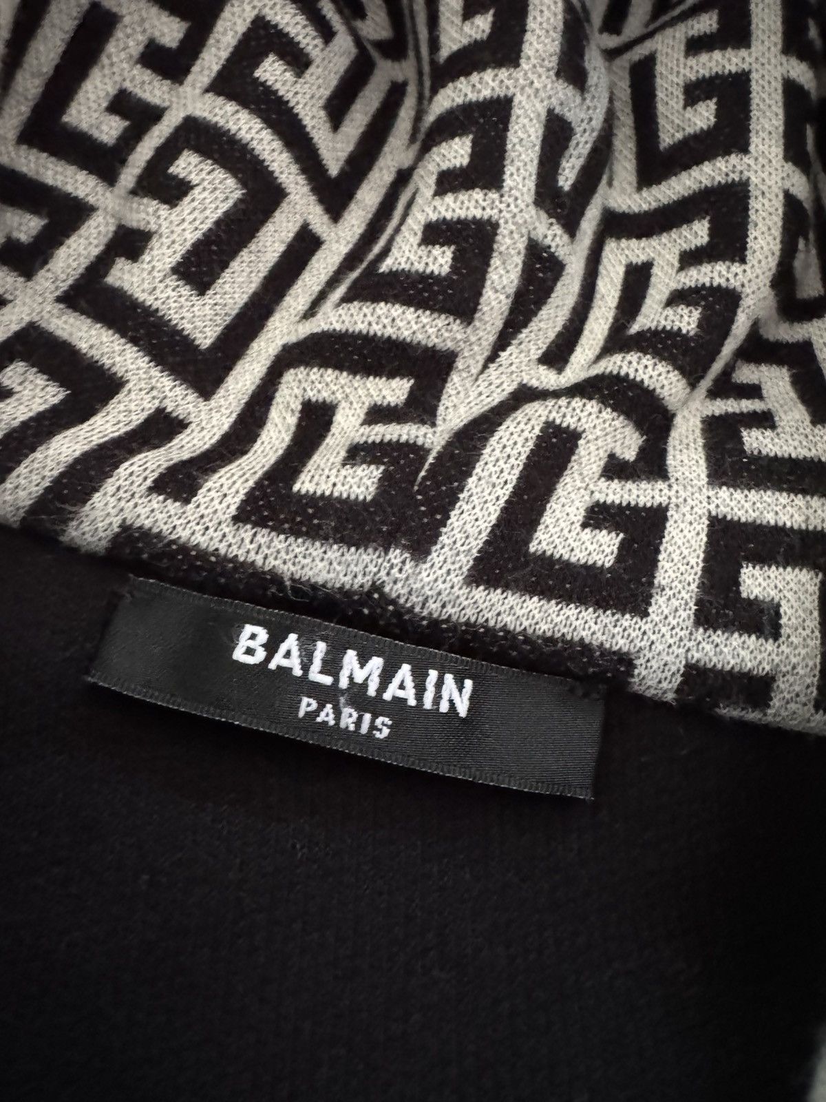 Balmain BALMAIN hoodie STUDY measurements in photos BY TAPE MEASURE Size US S / EU 44-46 / 1 - 10 Thumbnail
