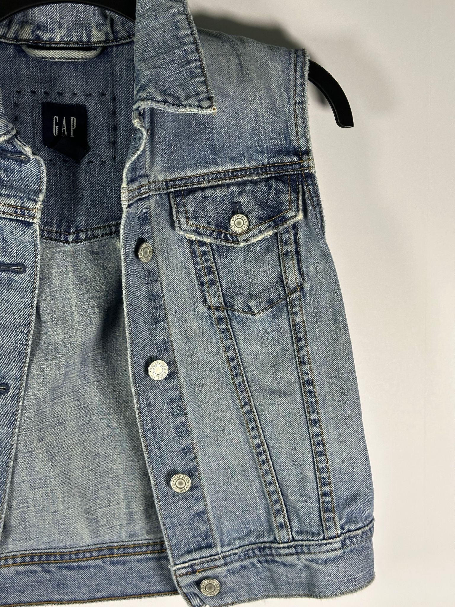 Gap GAP Denim Vest Womens M Faded Light Wash Button Front Size M / US 6-8 / IT 42-44 - 3 Thumbnail