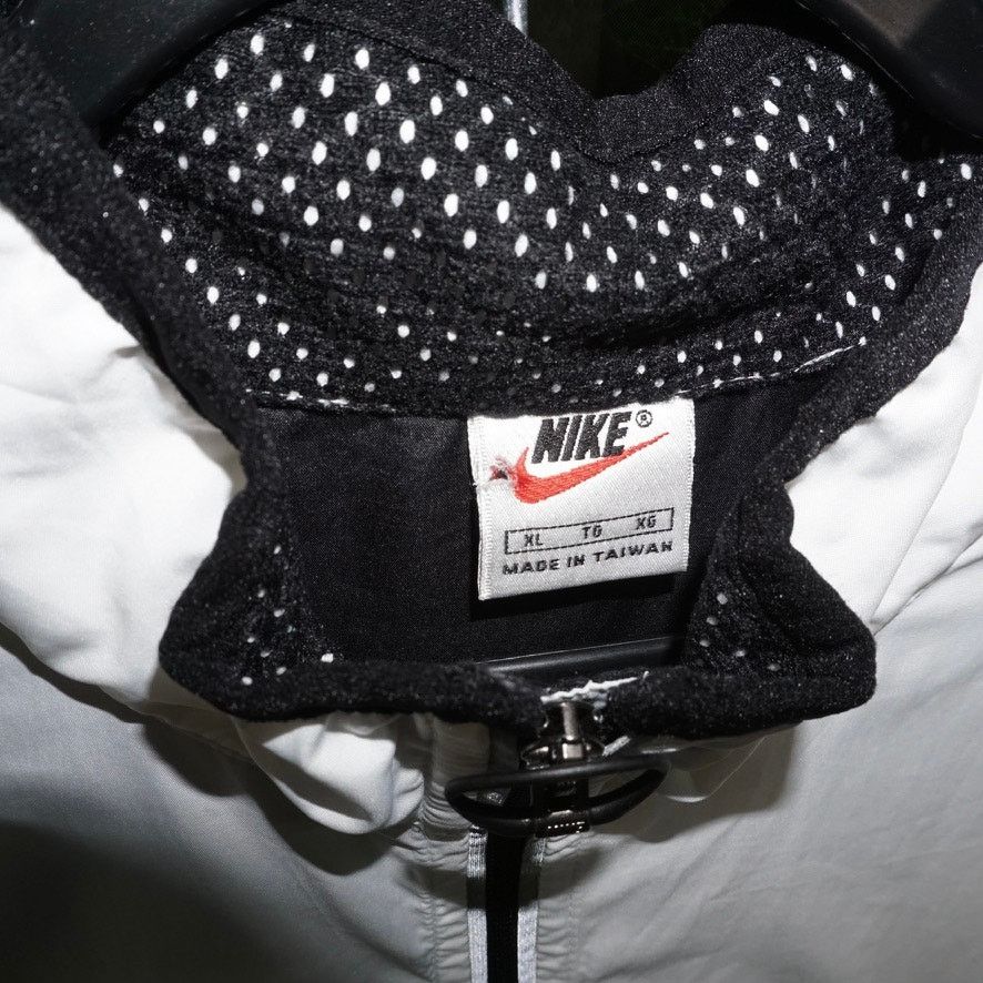 Nike XL-Vintage Y2K Nike zip up embroider lightweight windbreaker Size US XL / EU 56 / 4 - 3 Thumbnail