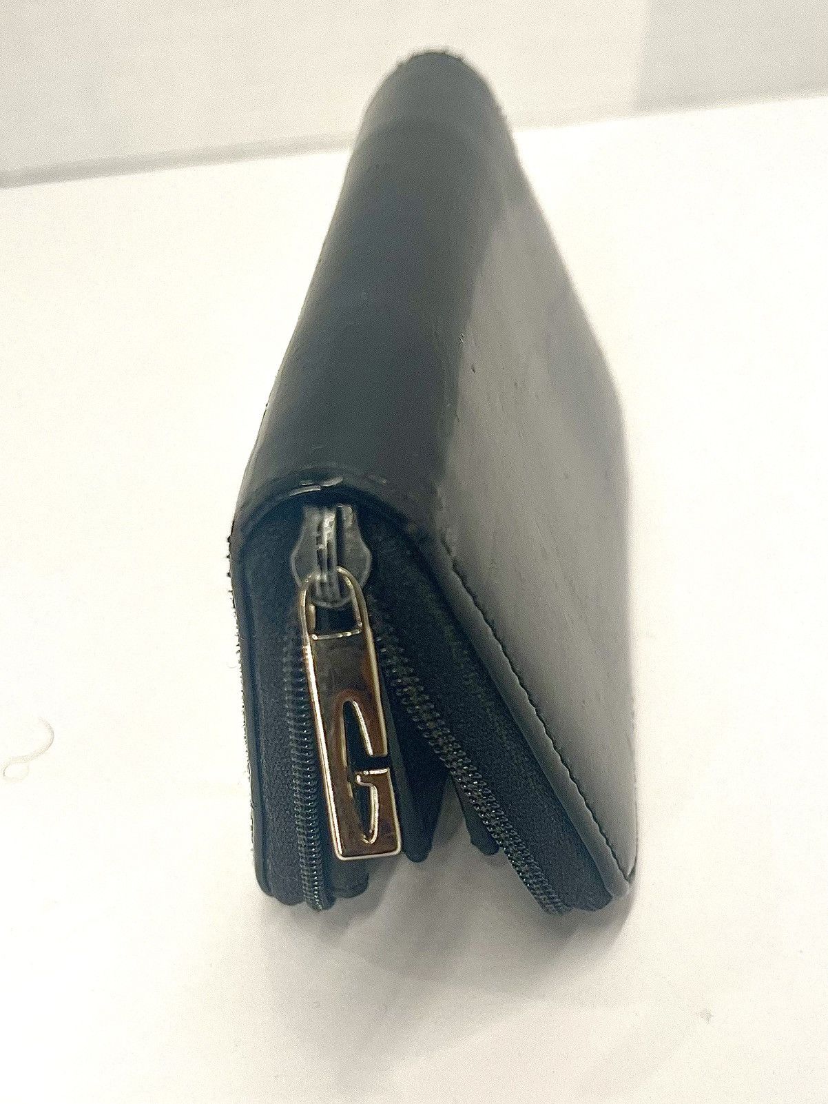 Gucci Gucci Wallet/Card Case zip around with Silver “G” charm Size ONE SIZE - 2 Thumbnail