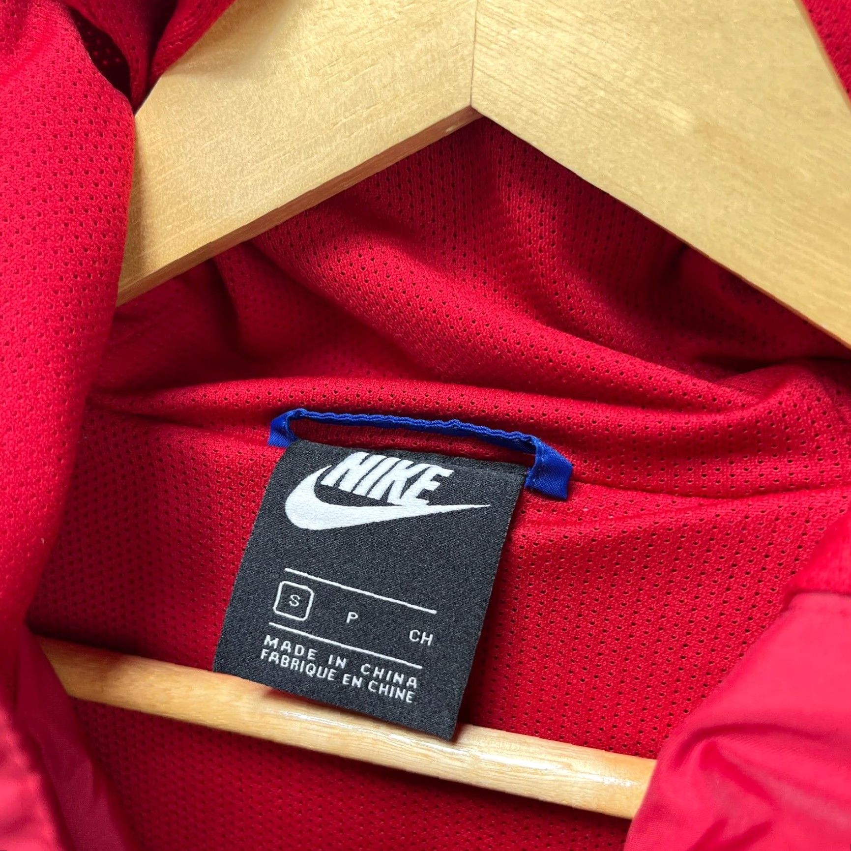 Nike VINTAGE Y2K Nike Windbreaker Hooded Jacket Small Size US S / EU 44-46 / 1 - 5 Thumbnail