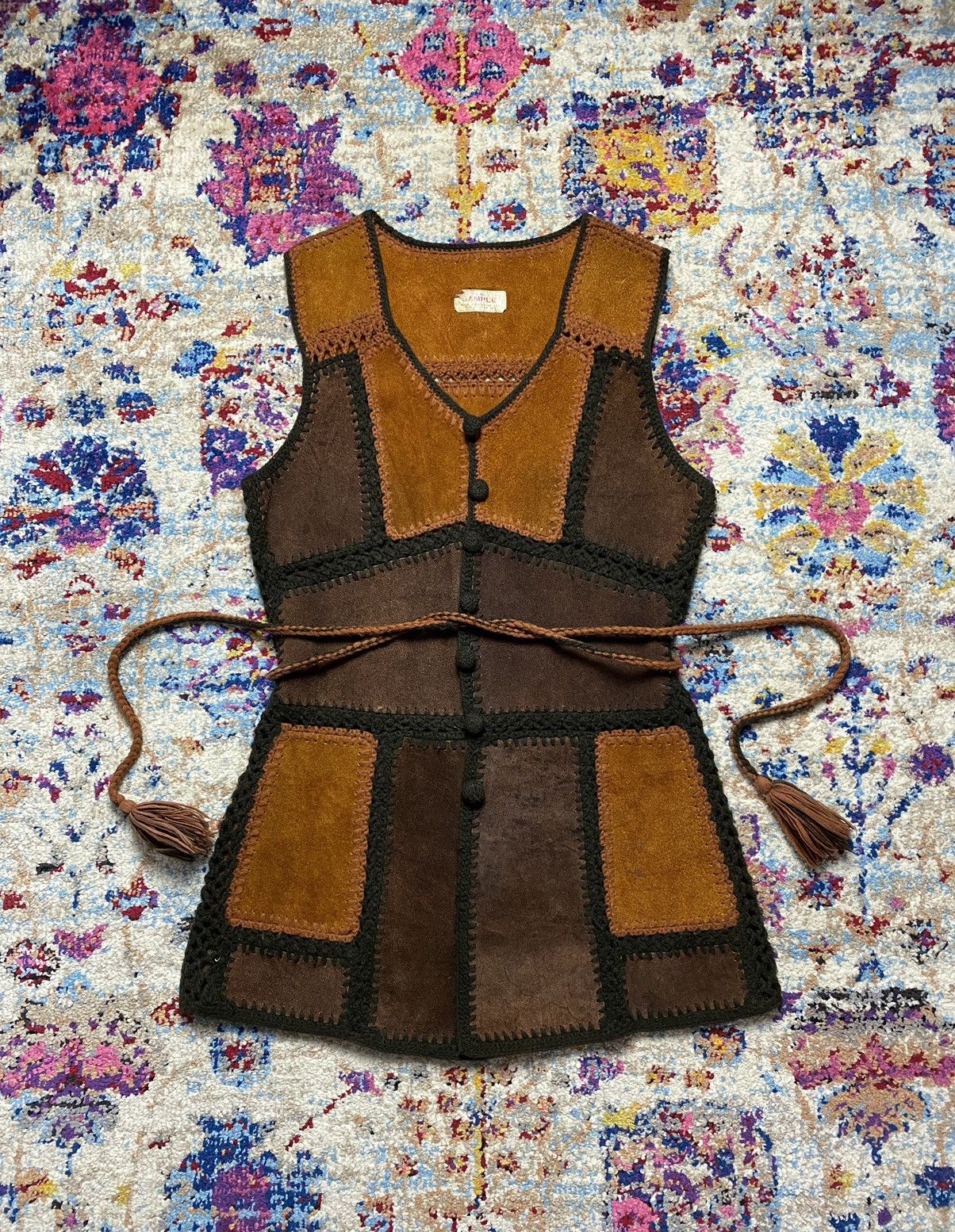 Vintage 1970 suede Leather patchwork Vest Crotcheted Hippie Tassels Size M / US 6-8 / IT 42-44 - 1 Thumbnail