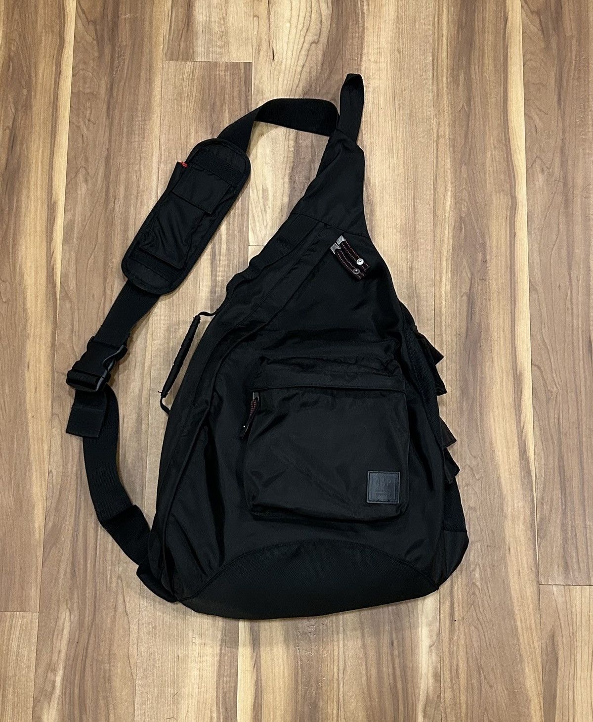 Gap Y2K GAP Cross Body Sling Backpack Size ONE SIZE - 1 Thumbnail