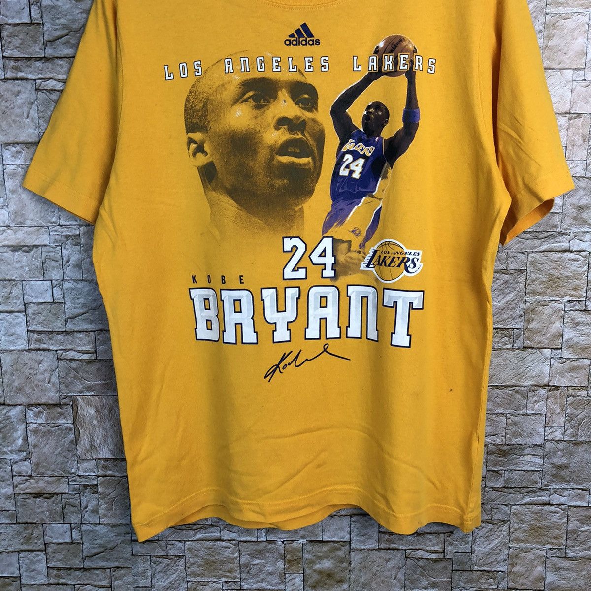 Adidas DL Adidas L.A. Lakers Kobe Bryant Yellow T-Shirt #A274 Size US M / EU 48-50 / 2 - 3 Thumbnail