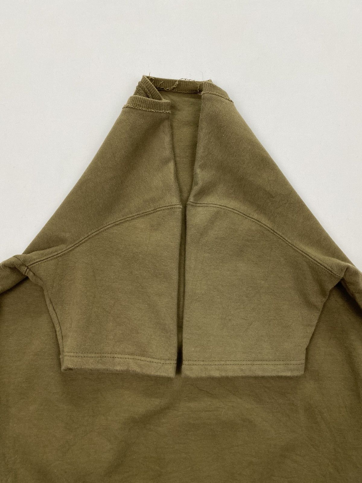 A.P.C. A.P.C. Distressed Cropped Sweatshirt Size US XXS / EU 40 - 6 Thumbnail