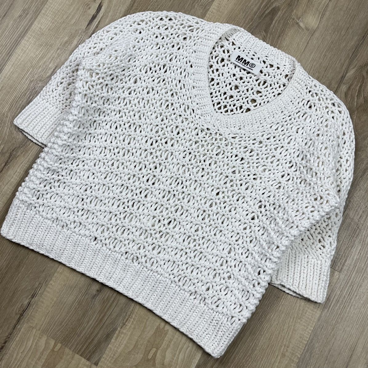 Maison Margiela MAISON MARGIELA MM6 White Sweater V Neck Fishnet Small Size S / US 4 / IT 40 - 1 Thumbnail