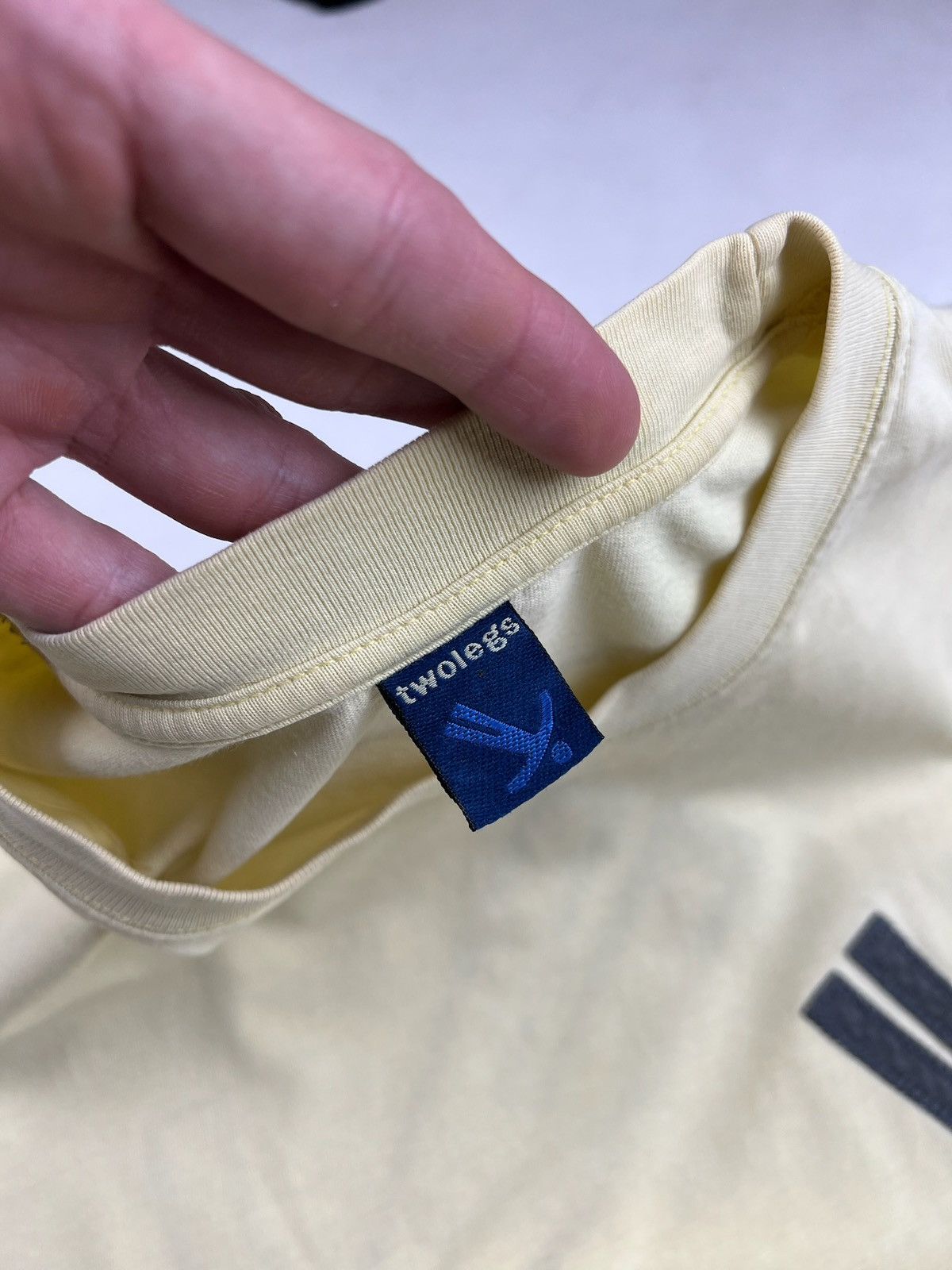 Vintage Unknown Brand T-Shirt Vintage Y2K USA twolegs designer Size US M / EU 48-50 / 2 - 5 Thumbnail