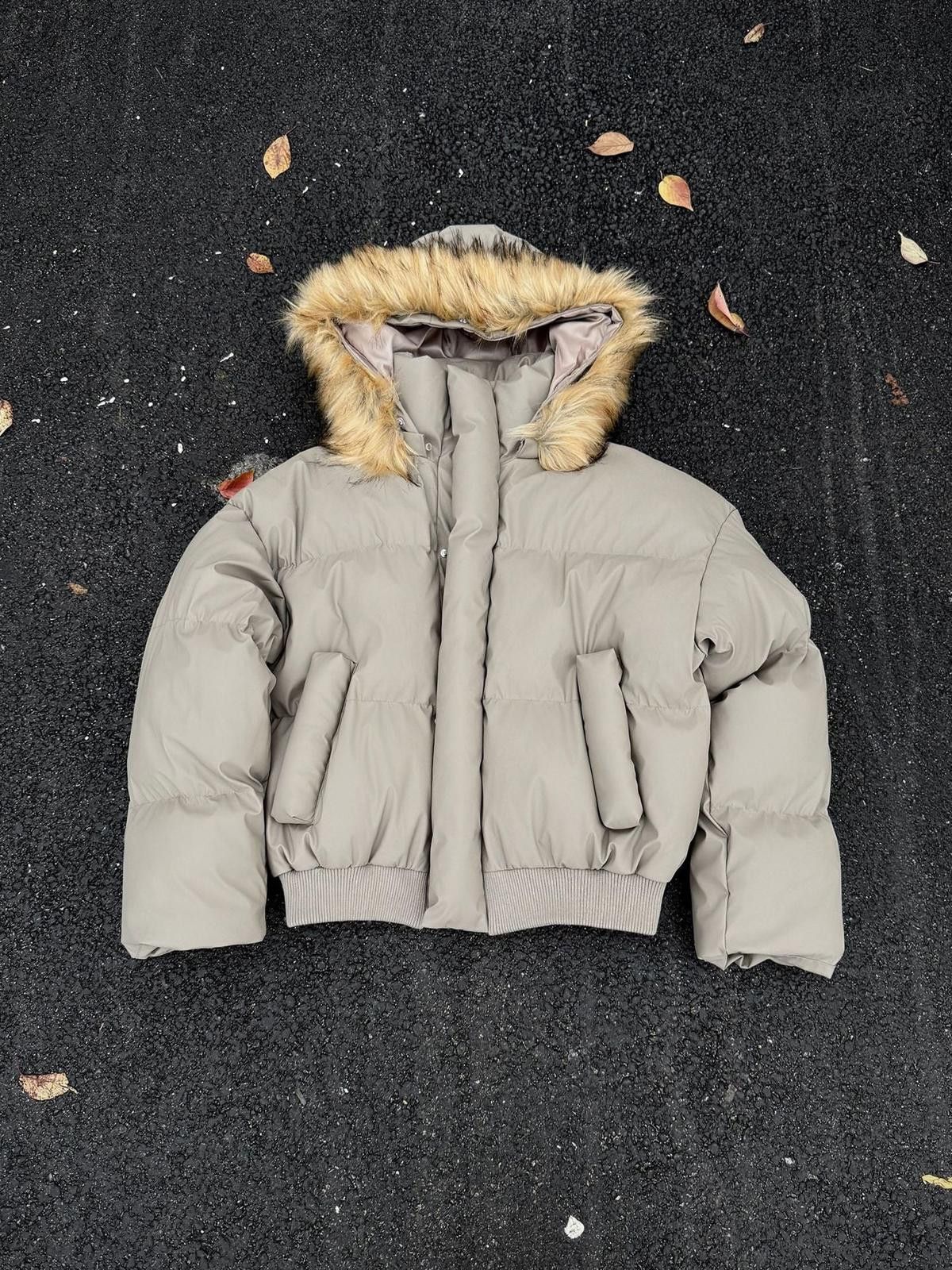 Japanese Brand Black Puffer Jacket with Faux Fur Hood Size US M / EU 48-50 / 2 - 4 Thumbnail