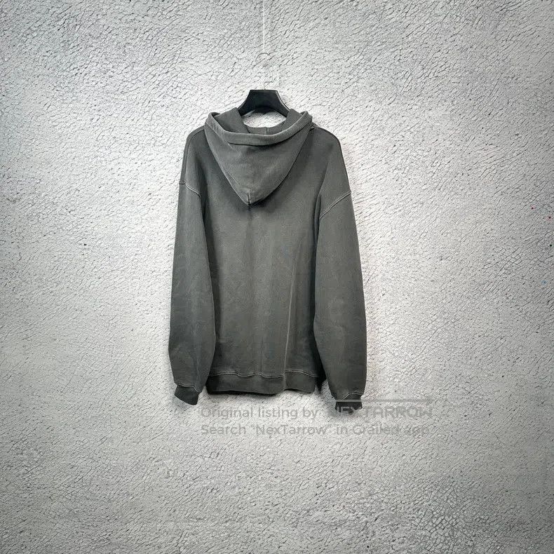 Balenciaga Balenciaga Washed and aged classic portrait series, dog爷pr Size US M / EU 48-50 / 2 - 2 Thumbnail