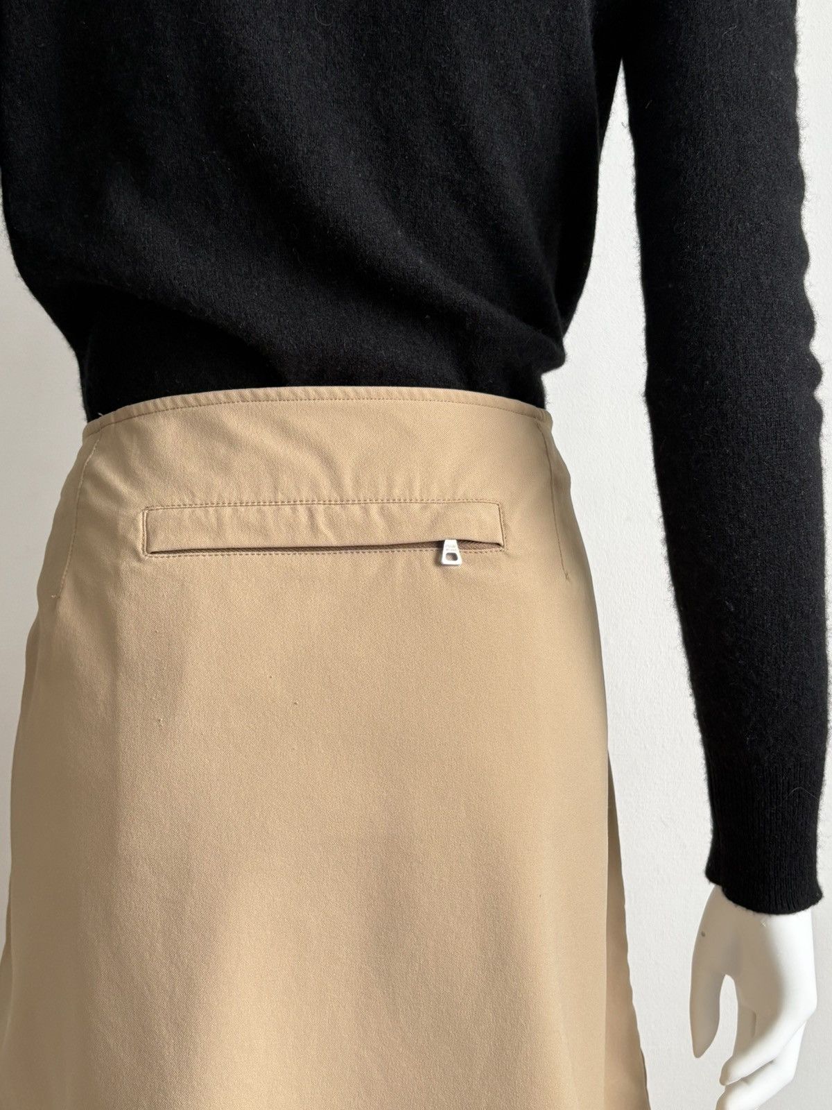 Prada 00s Prada Sport Two Slit Zip Skirt Beige Nylon Red Tab 46 XL Size 32" / US 10 / IT 46 - 9 Thumbnail