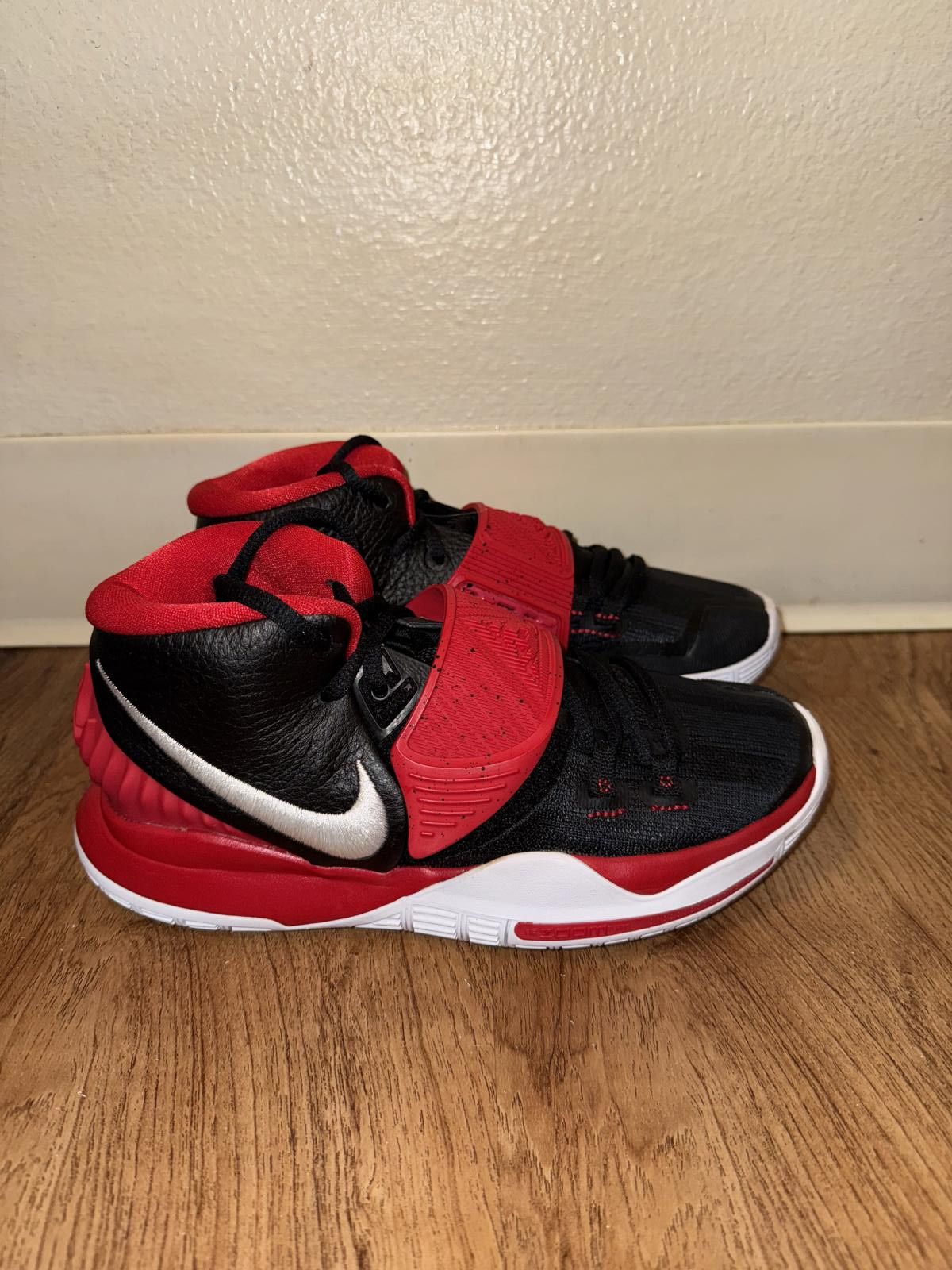 Nike Nike Kyrie 6 Team Black Univerity Red Size US 5 / EU 37 - 1 Thumbnail