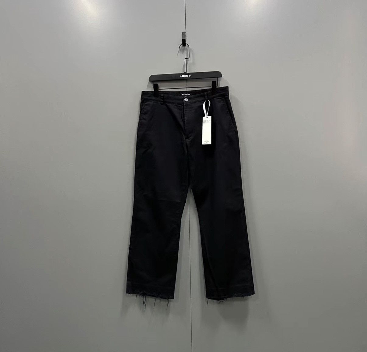 Balenciaga Balenciaga Black Distressed Straight Pants J41 Size US 34 / EU 50 - 1 Thumbnail