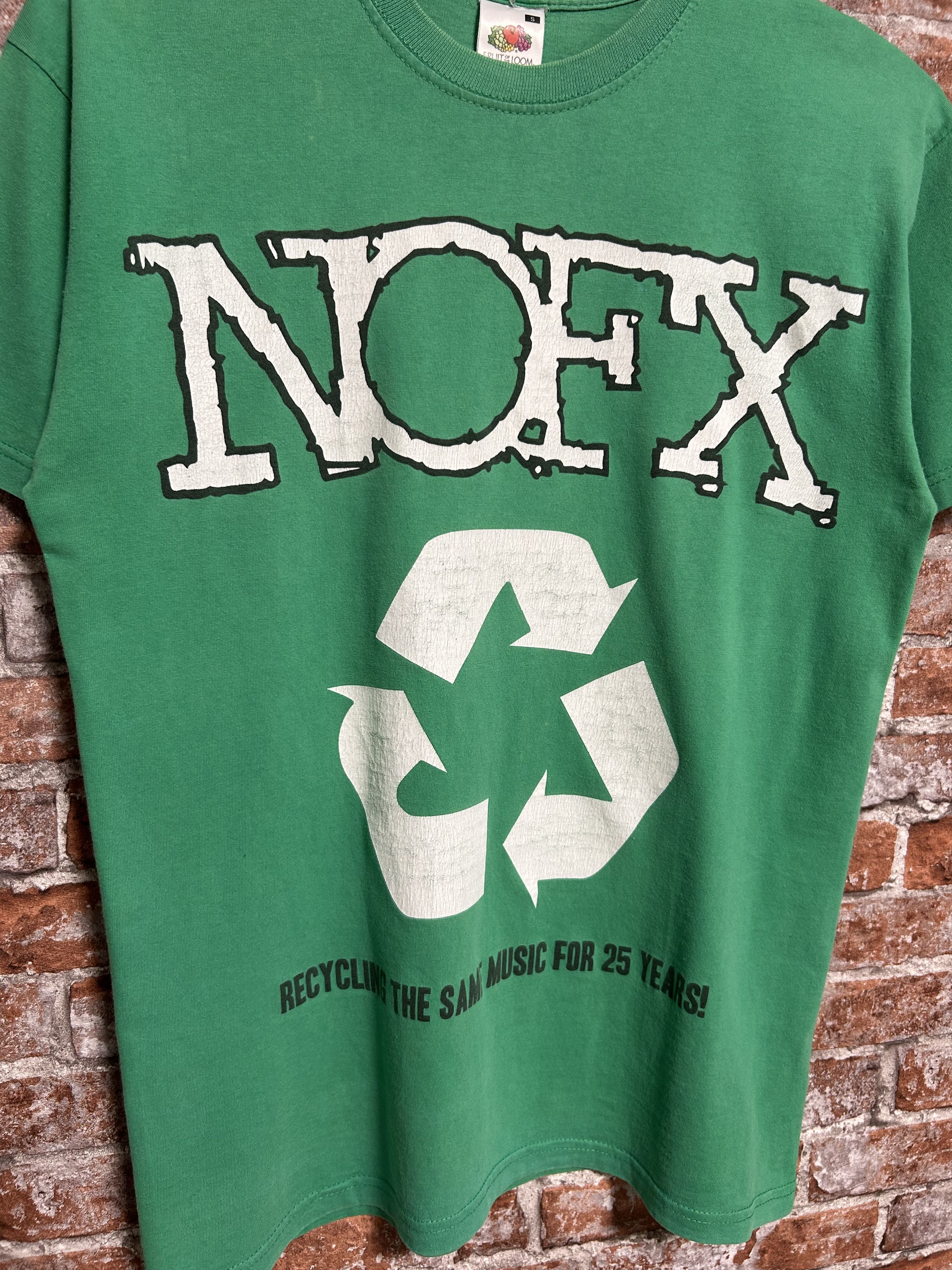 Band Tees Vintage 2000s NOFX Punk Rock Band T-shirt Size US S / EU 44-46 / 1 - 3 Thumbnail