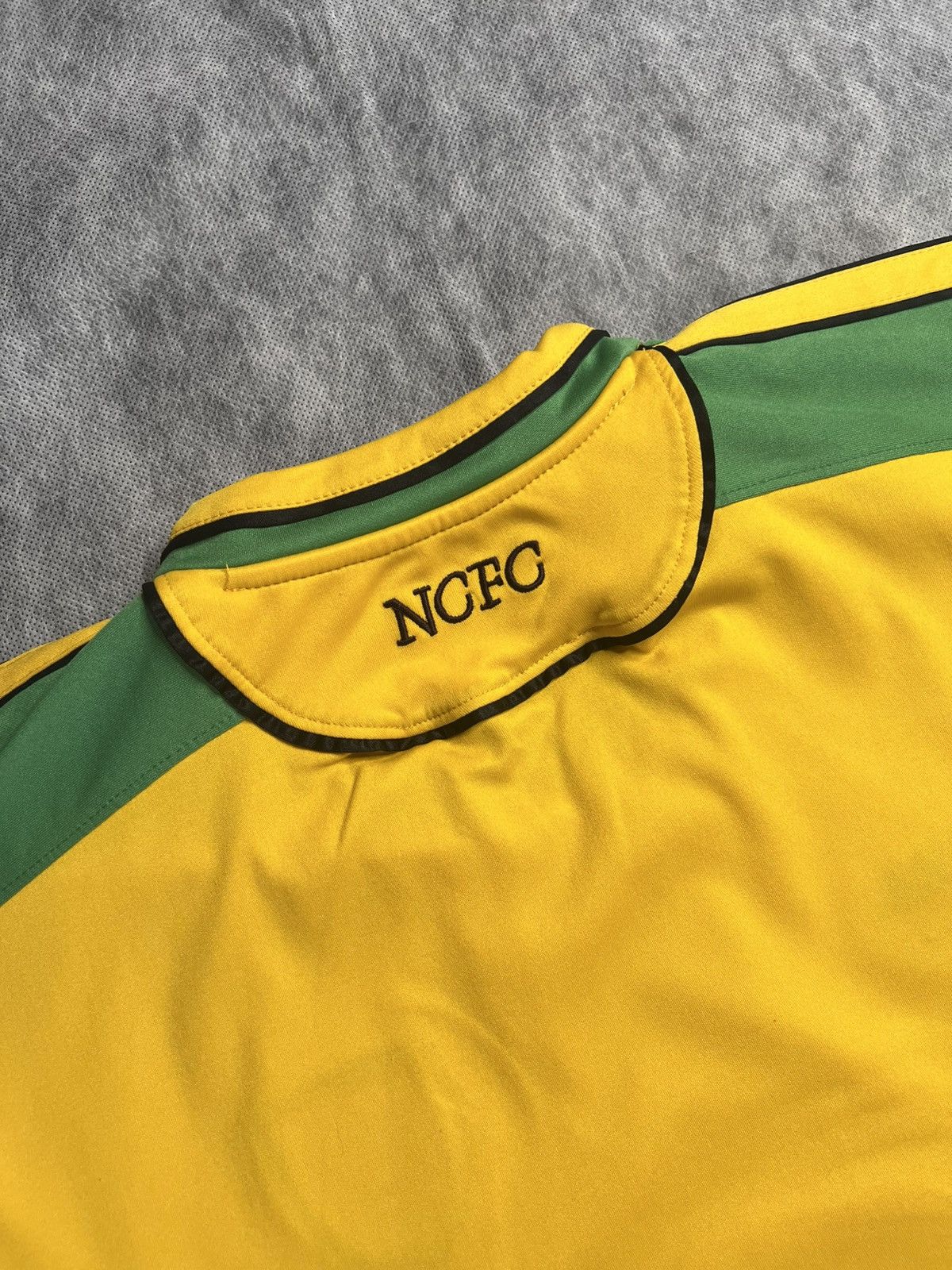 Other Norwich City Home Football Shirt 2003/05 Adults L Xara Size US L / EU 52-54 / 3 - 12 Thumbnail
