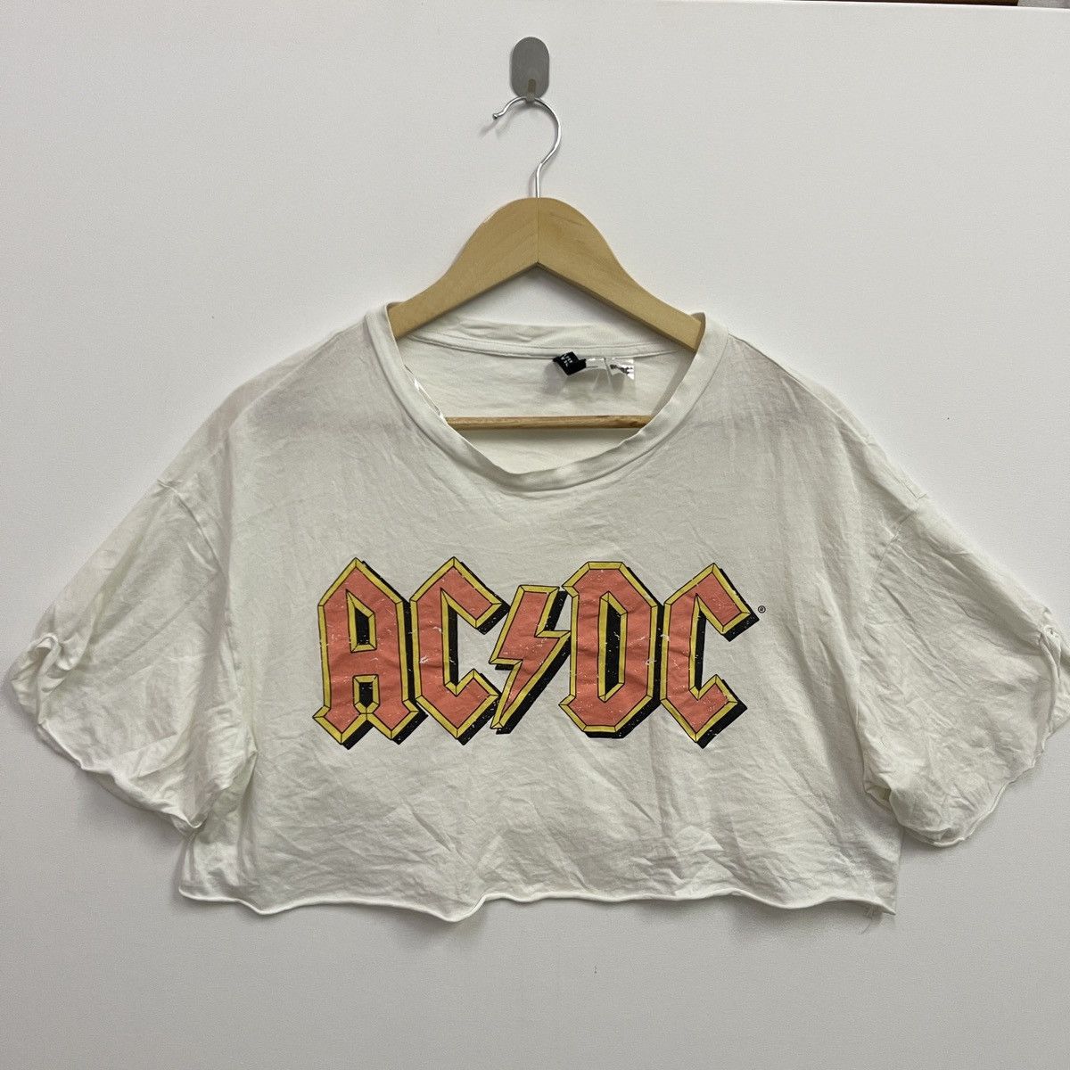 AC/DC × H&M ACDC x H&M Croptop Shirt For Women Size S / US 4 / IT 40 - 1 Thumbnail