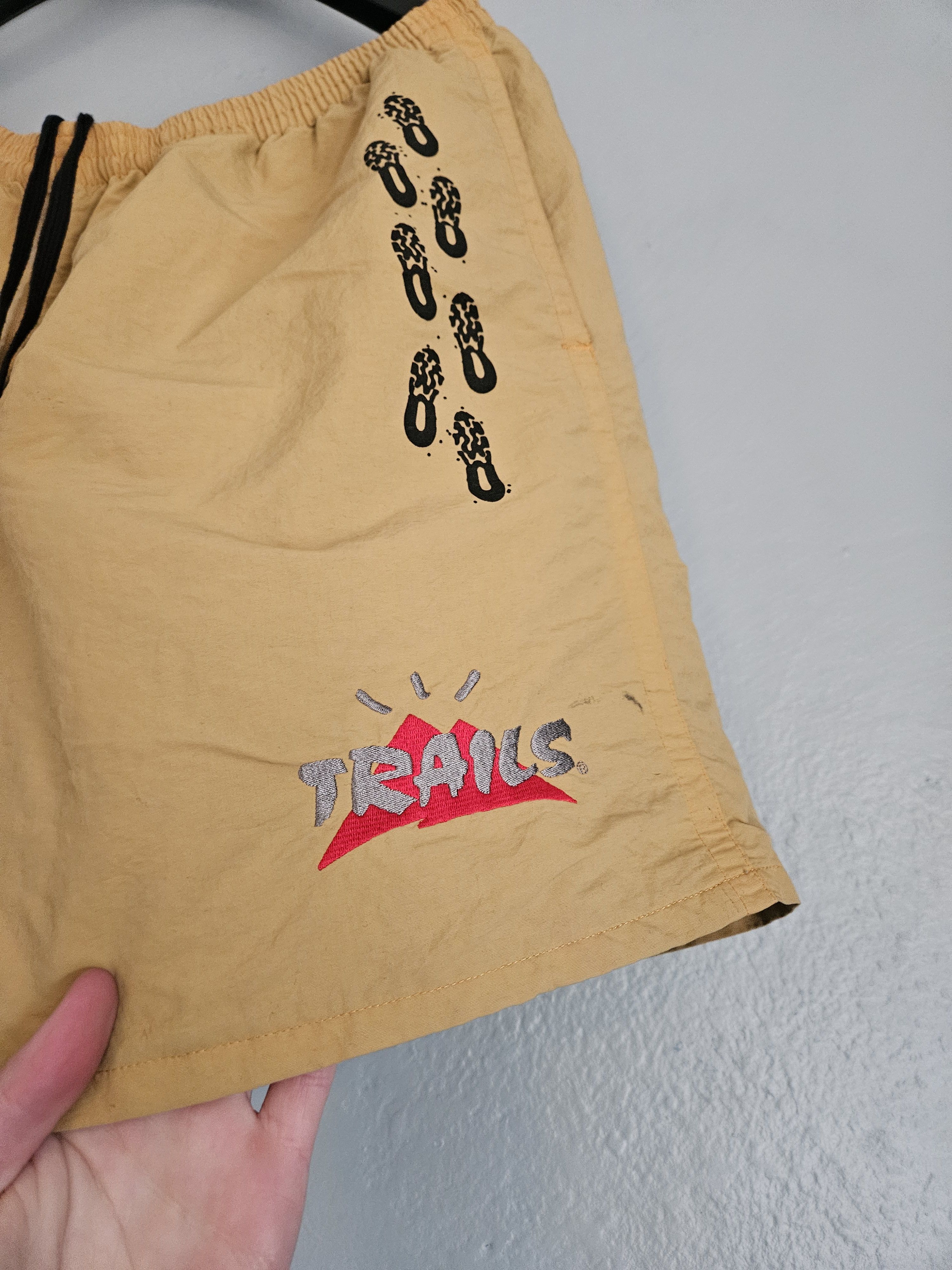 Travis Scott Cactus Jack Trails Logo Nylon Gold Shorts Size US 36 / EU 52 - 3 Thumbnail