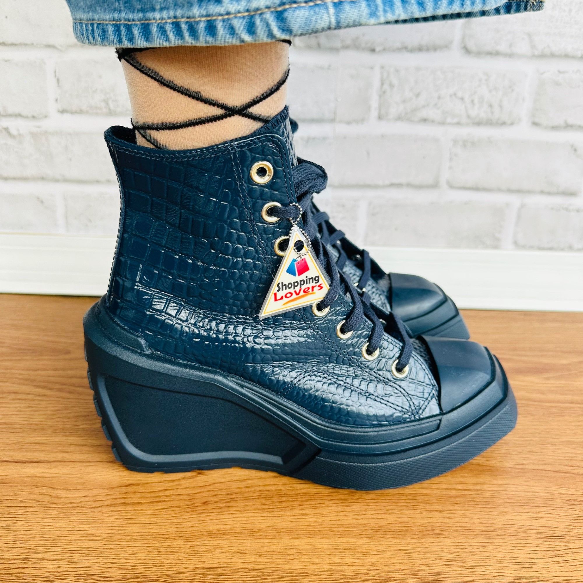Converse ⭐Chuck 70 De Luxe Wedge Platform Leather Sneakers 6.5 Womens Size US 6.5 / IT 36.5 - 11 Thumbnail