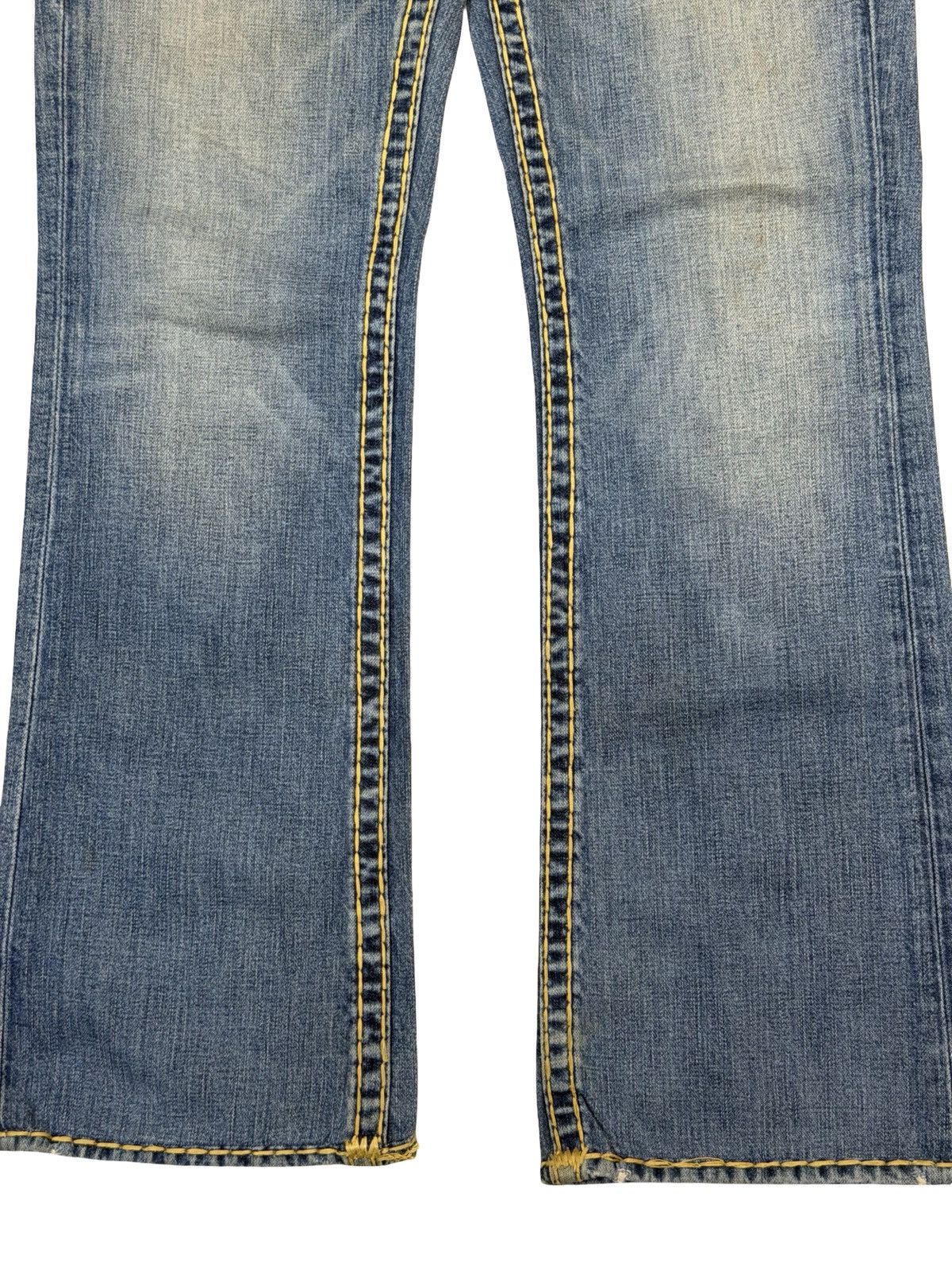 True Religion True religion Billy Super T yellow thread Size US 30 / EU 46 - 10 Thumbnail