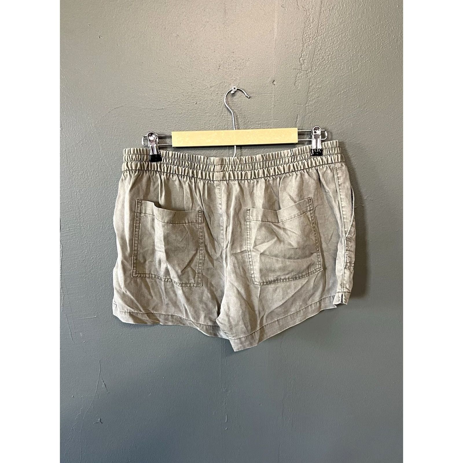 Old Navy Old Navy Womens Green Linen Shorts Size Medium Size 32" / US 10 / IT 46 - 2 Thumbnail