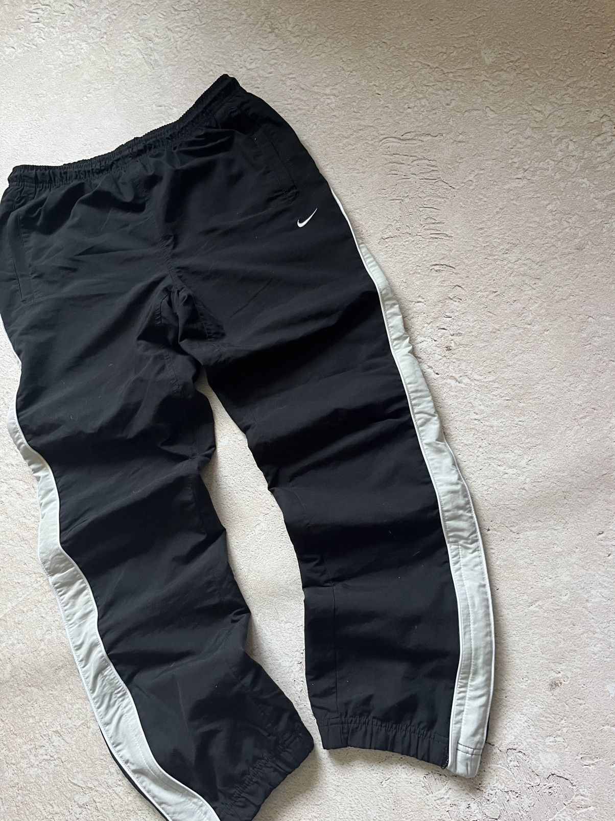 Nike Nike Vintage Track Pants / Nylon Tech Pants Y2K 00s Size US 32 / EU 48 - 4 Thumbnail