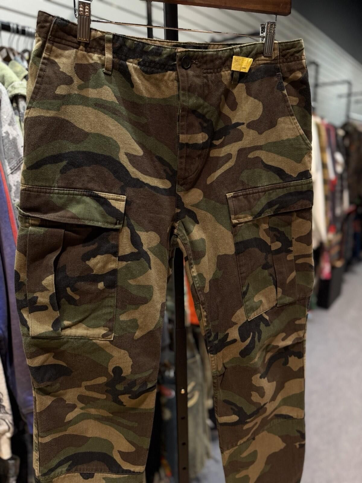Balenciaga Balenciaga Cargo Pants Mens 48 Camo 100% Authentic Rare Size US 44 / EU 60 - 7 Thumbnail