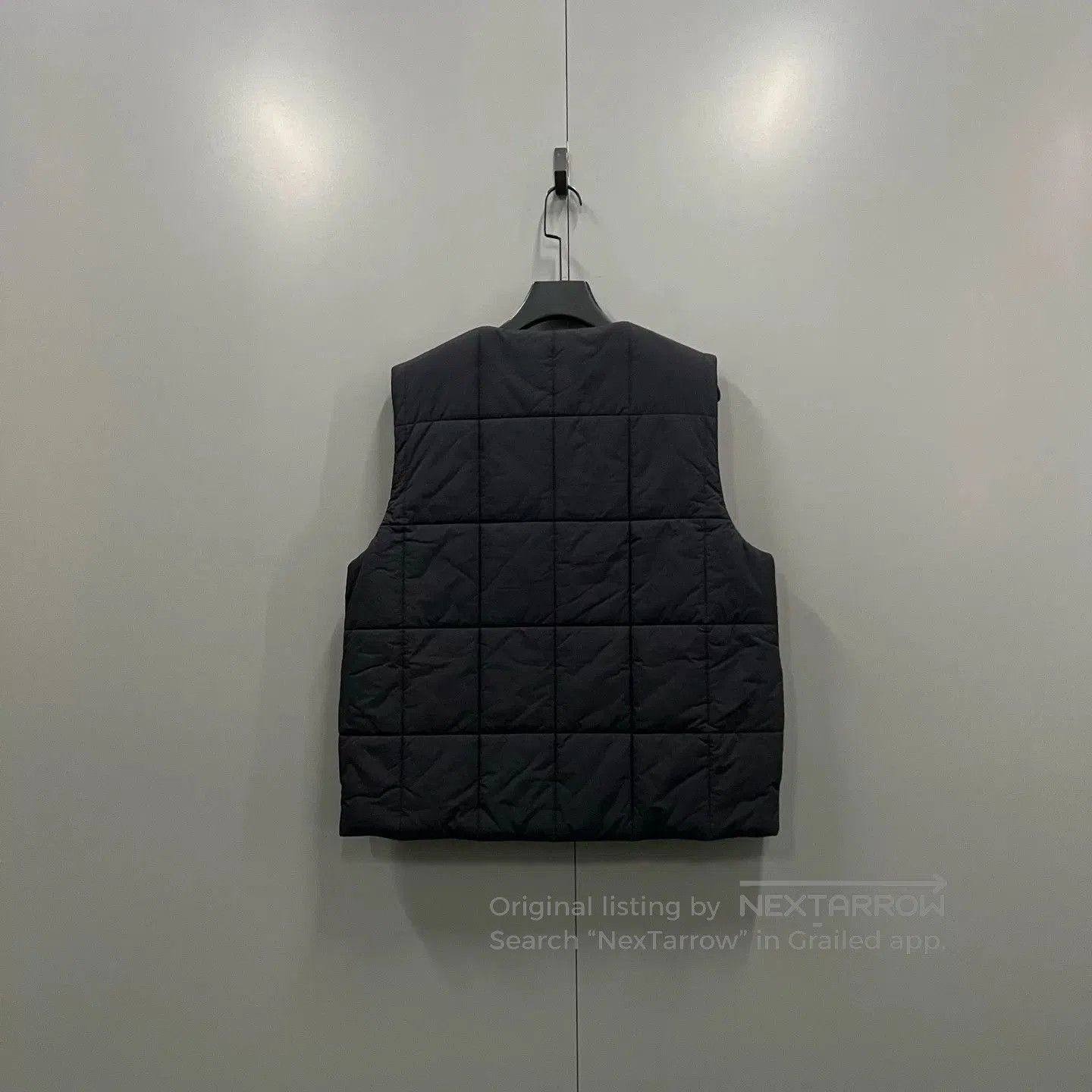 Burberry black quilted casual vest by Burberry. Size US S / EU 44-46 / 1 - 2 Thumbnail