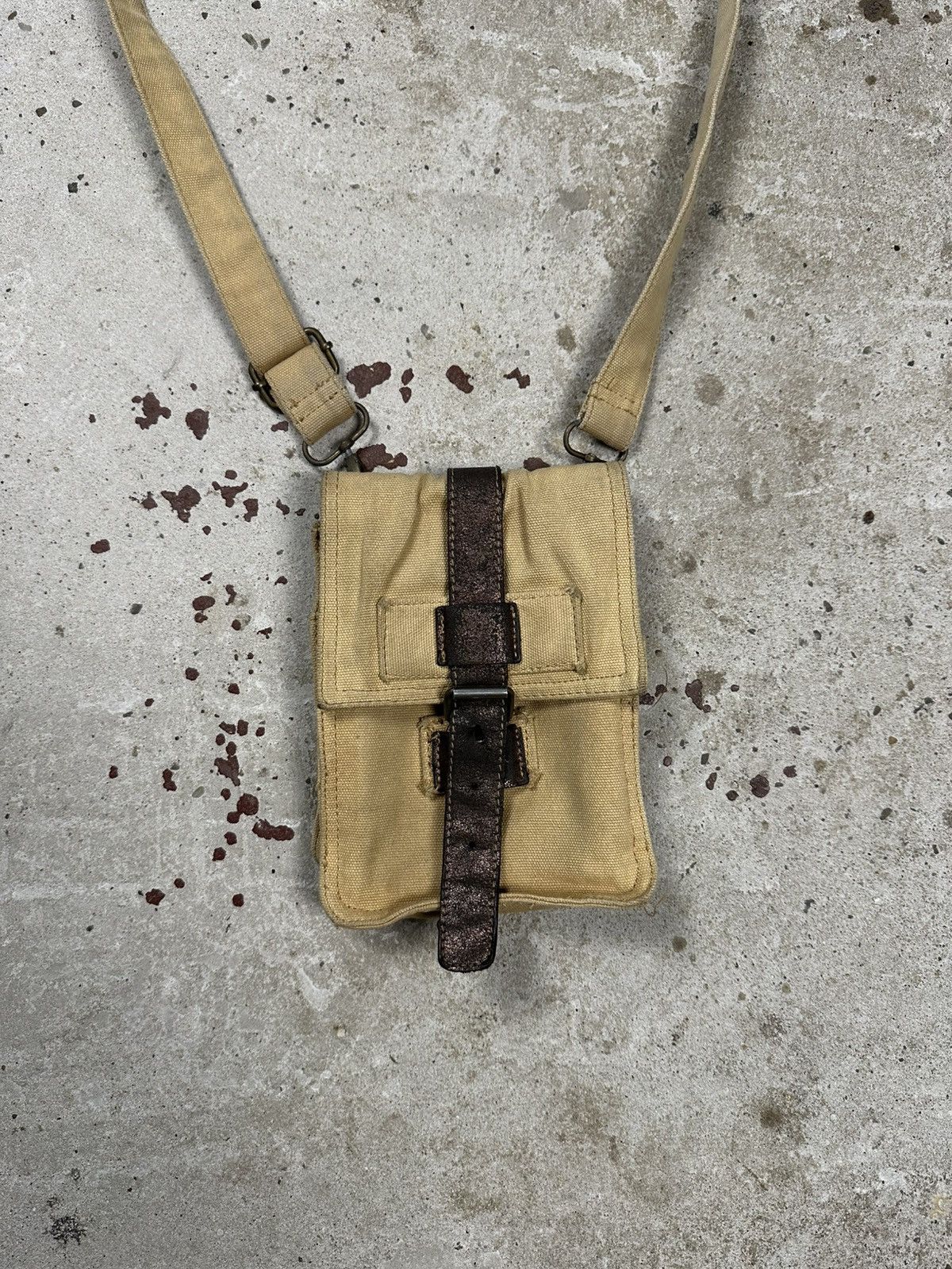 Japanese Brand Vintage Y2K Beige Canvas Small Messenger Crossbody Bag Size ONE SIZE - 3 Thumbnail