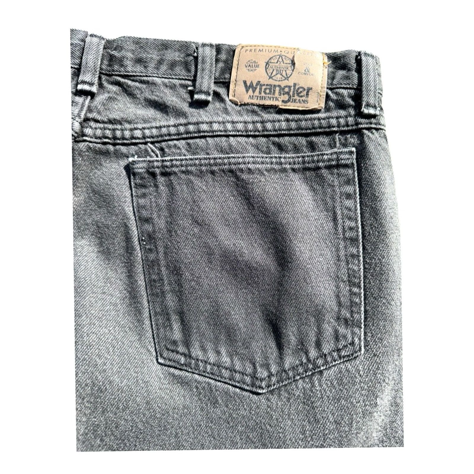 Wrangler VINTAGE Wrangler Jeans Dark Wash Denim 38x32 Mens Size 38 Regular Straight Blue N/A Size US 38 / EU 54 - 7 Thumbnail