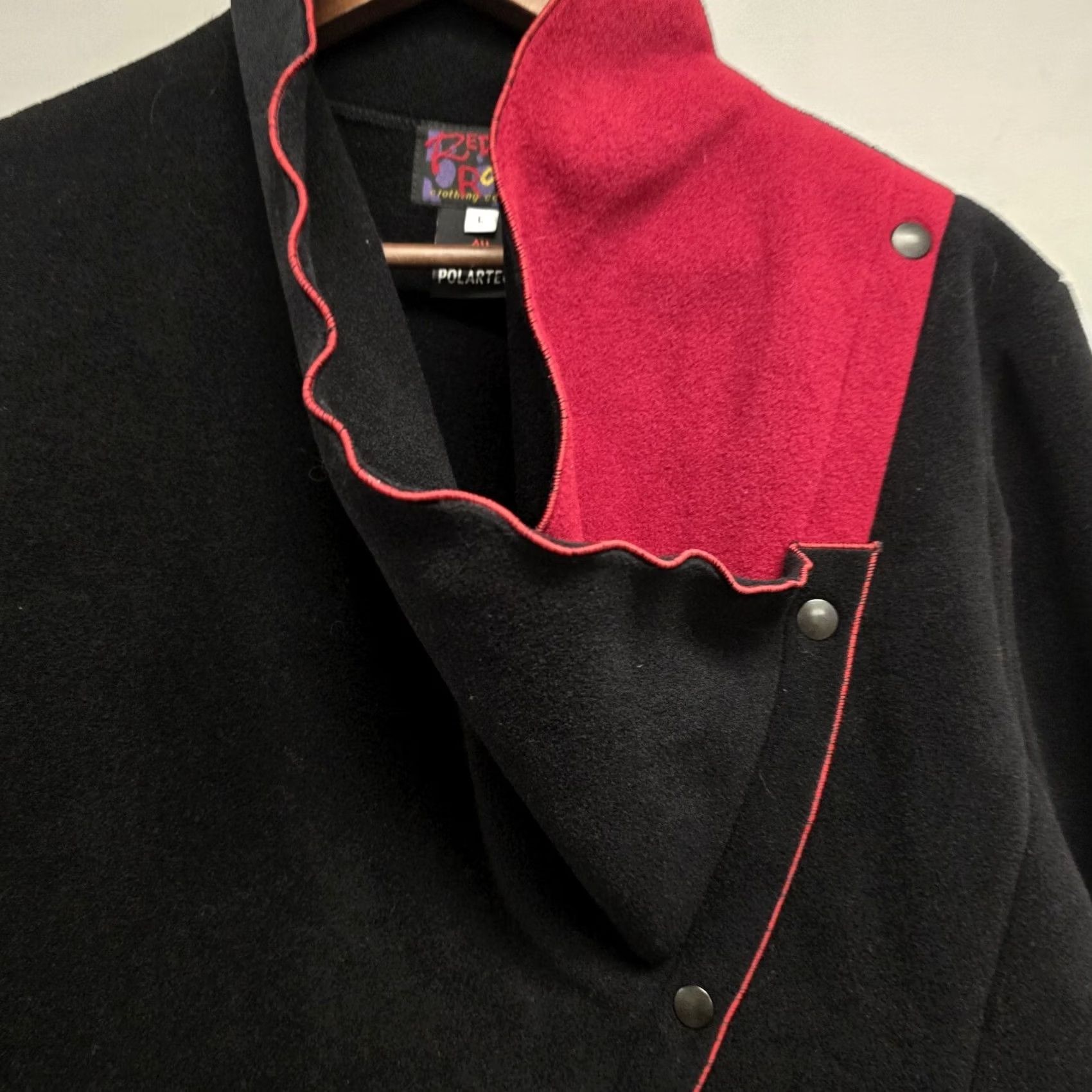 Brandblack VINTAGE Red Rover Fleece Coat Women L Black Red Regal Jacket Raincoat cowl neck Snap Front Mid-Length Size L / US 10 / IT 46 - 2 Thumbnail
