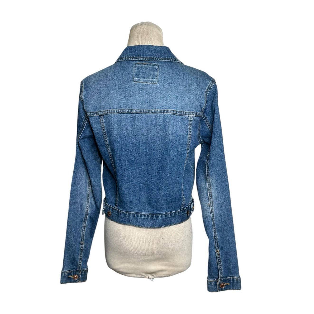 Forever 21 Forever 21 blue denim long sleeves button jean jacket size M Size M / US 6-8 / IT 42-44 - 2 Thumbnail