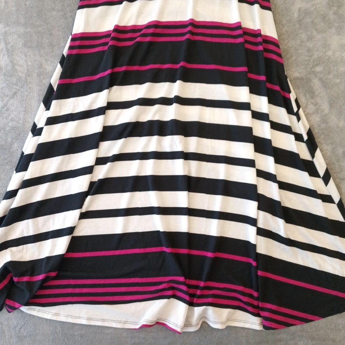 Vintage **LuLaRoe Olivia Medium Black Pink Stripe Asymmetric Long Skirt** User: LuLaRoe Olivia Medium Black Pink Stripe Asymmetric Long Skirt Size 32" / US 10 / IT 46 - 7 Thumbnail