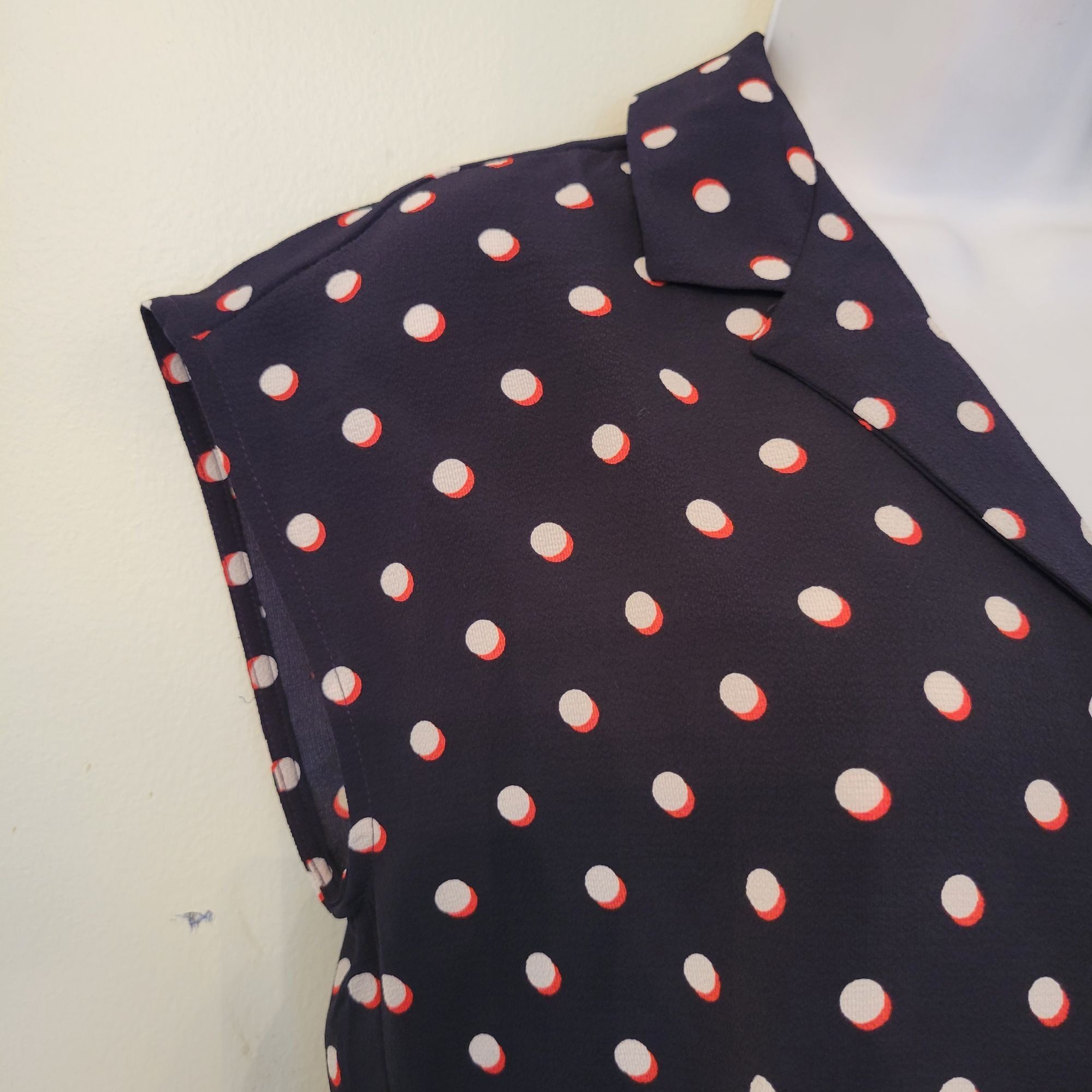 Tommy Hilfiger Tommy Hilfiger S Polka Dot Sleeveless Blouse V Neck Camp Shi Size S / US 4 / IT 40 - 6 Thumbnail