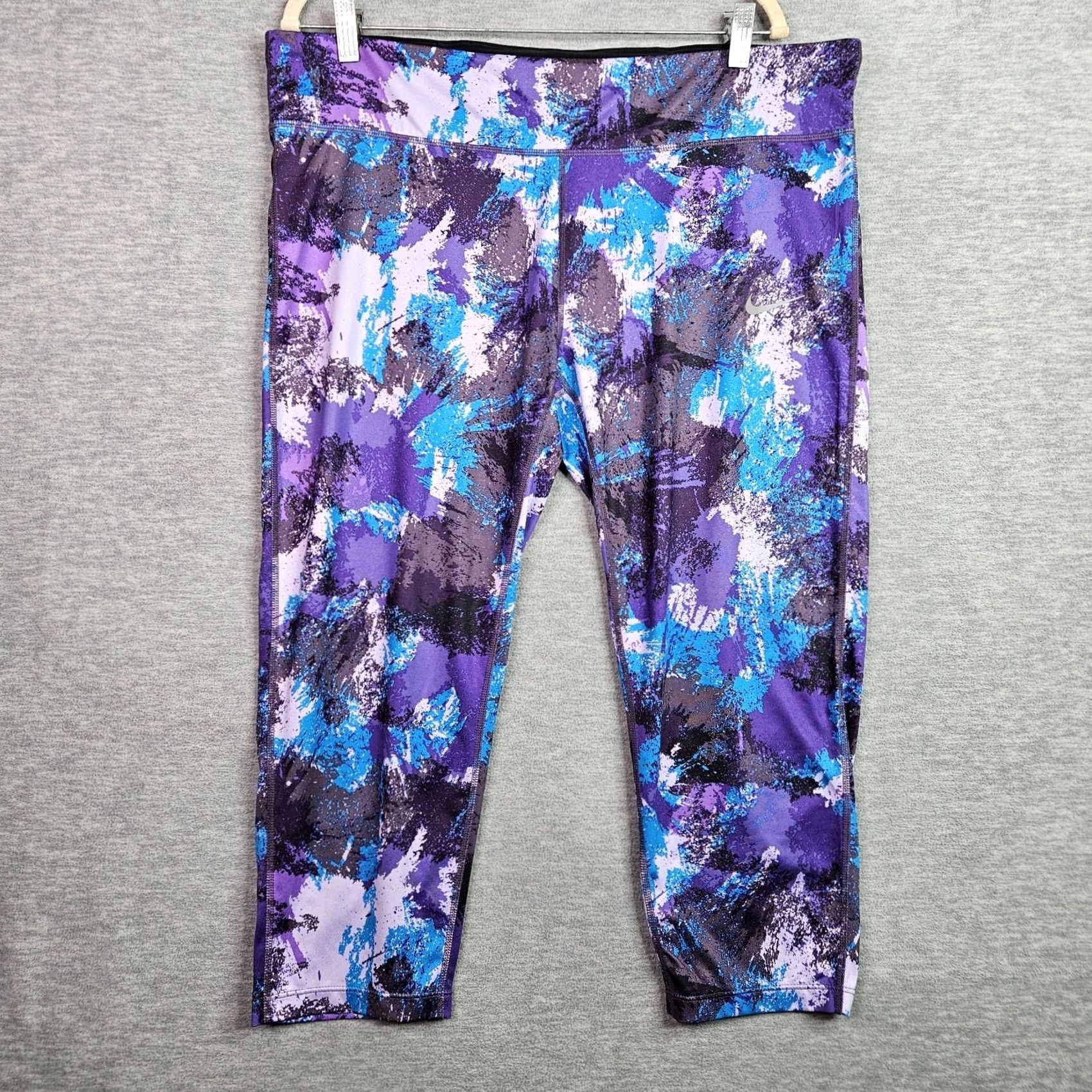 Nike Nike Dri-FIT Women's Plus Size 2X Cropped Leggings Purple Blue Patterned Gym Leggings Size 40" / US 18 - 2 Thumbnail