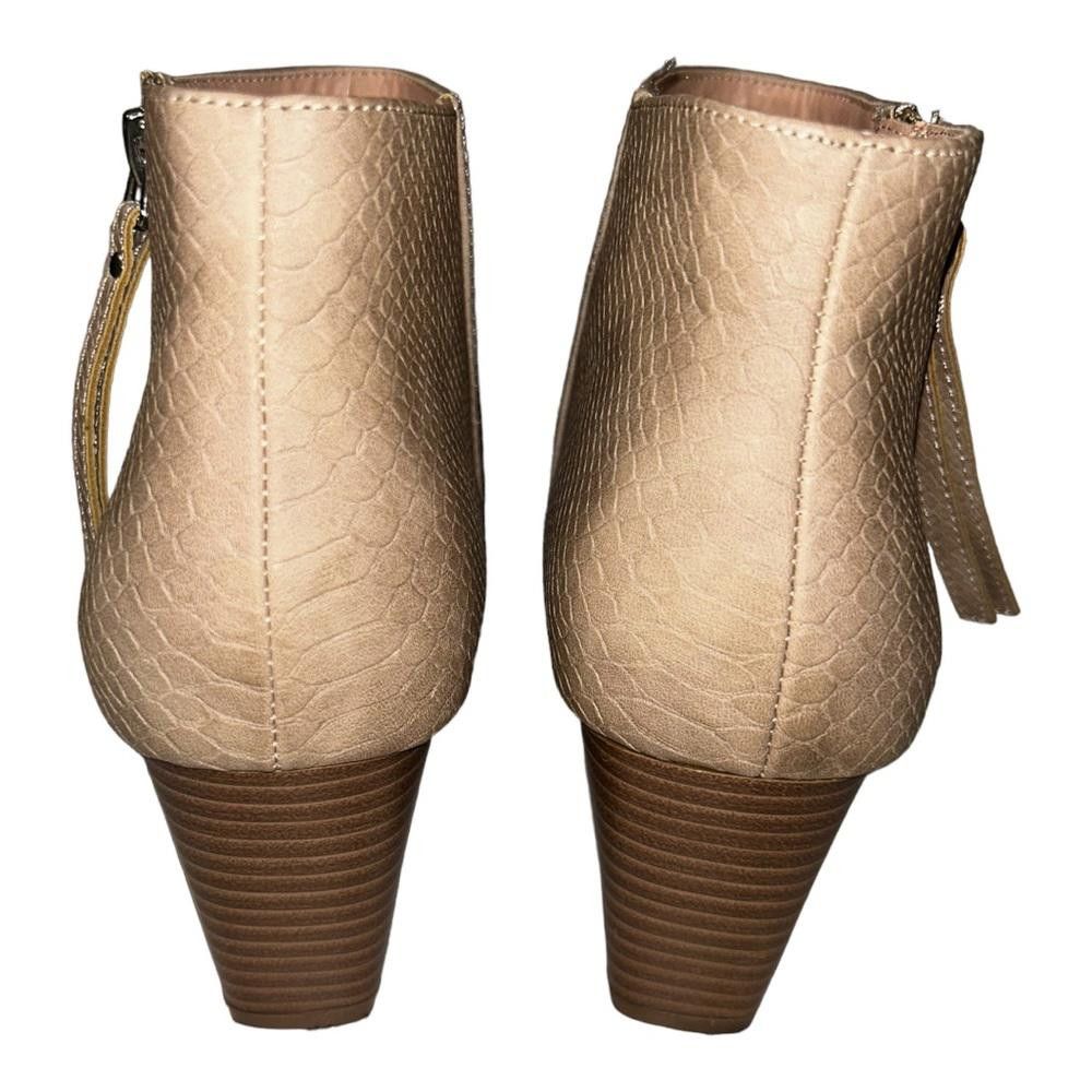 Designer Zby l Pointed Toe Chelsea Boots Size 9 Size US 9 / IT 39 - 4 Thumbnail