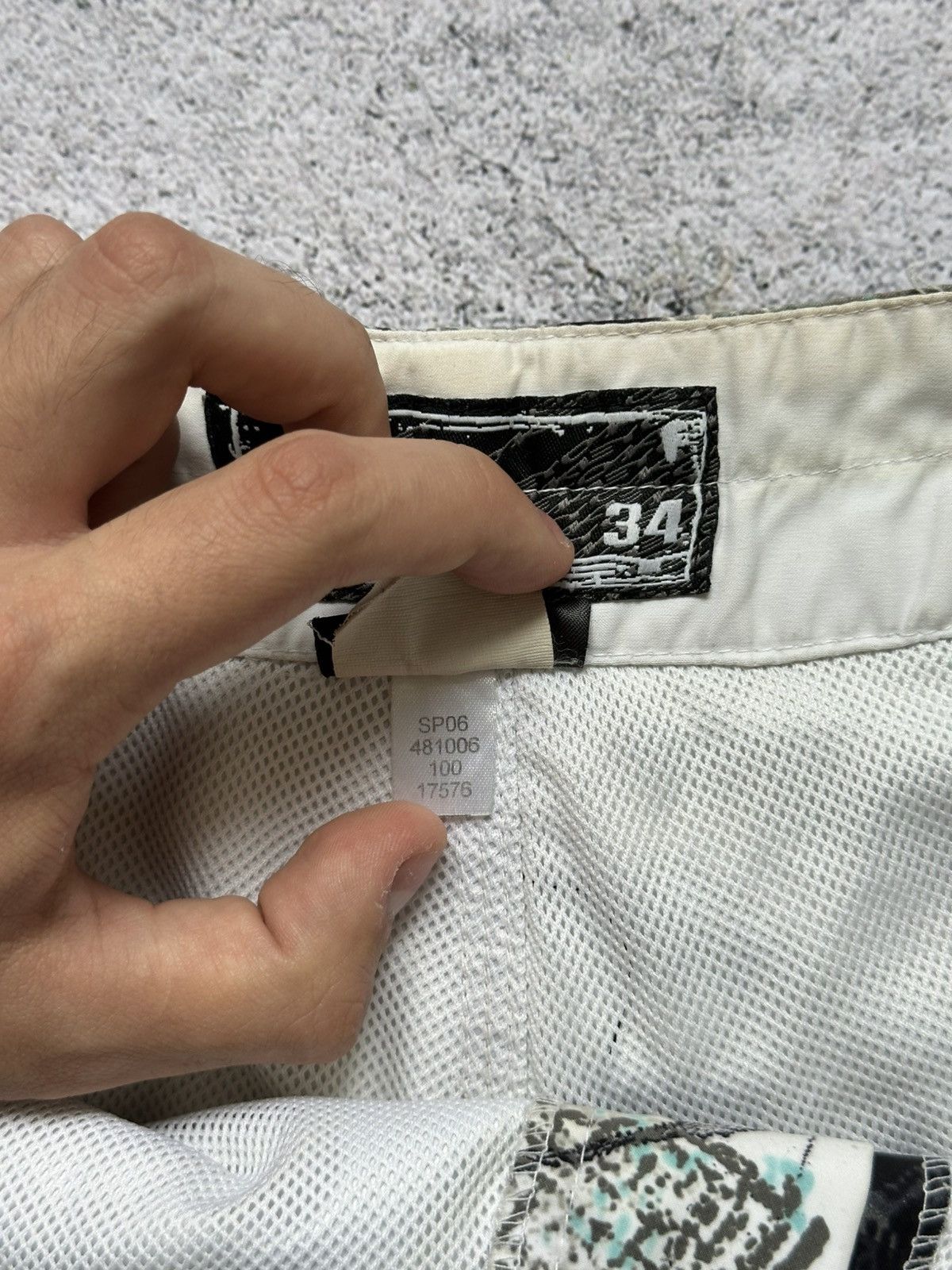 Oakley Vintage Oakley Y2K Shorts 34 Size Fit Size US 34 / EU 50 - 11 Thumbnail